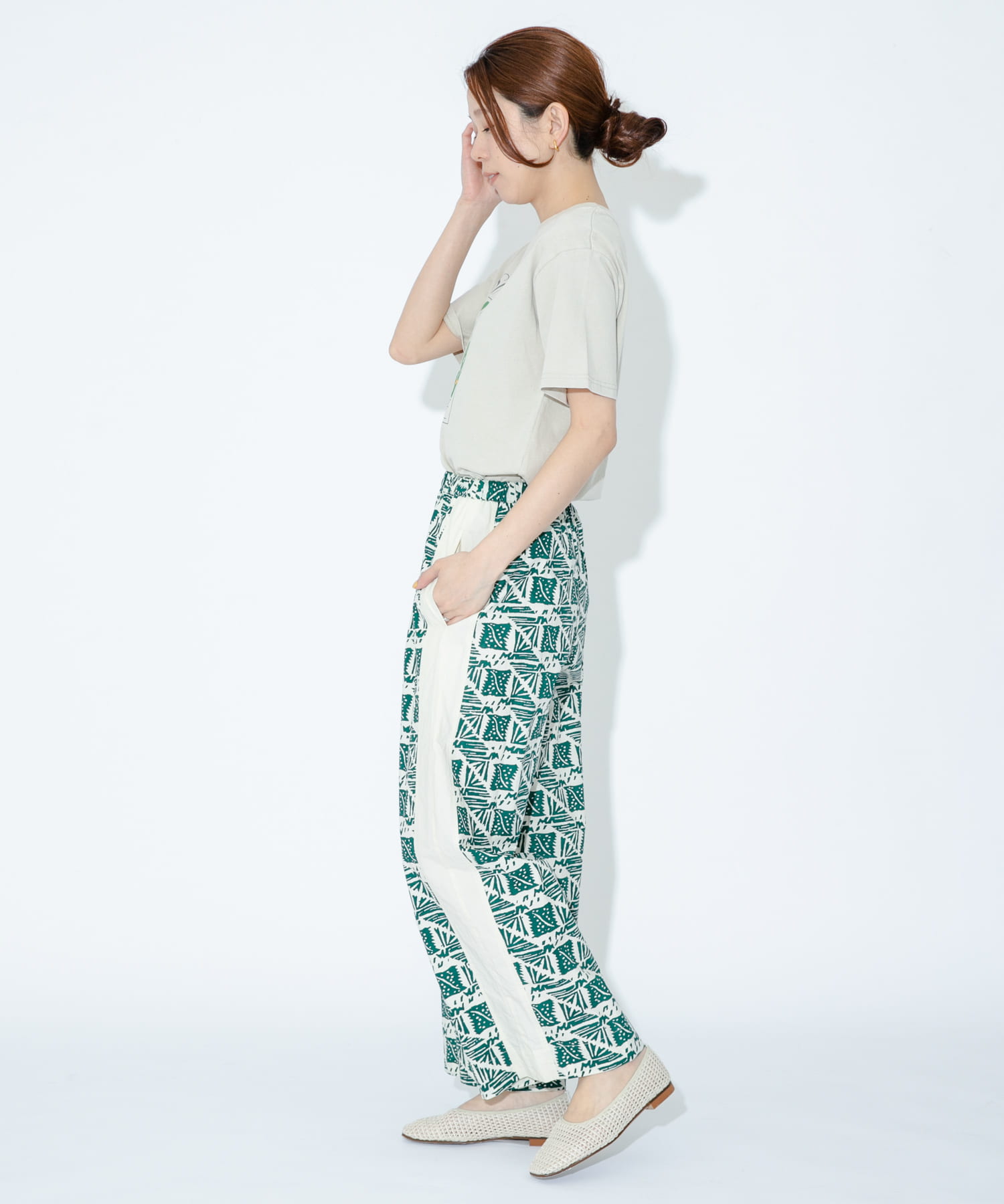 GREEN