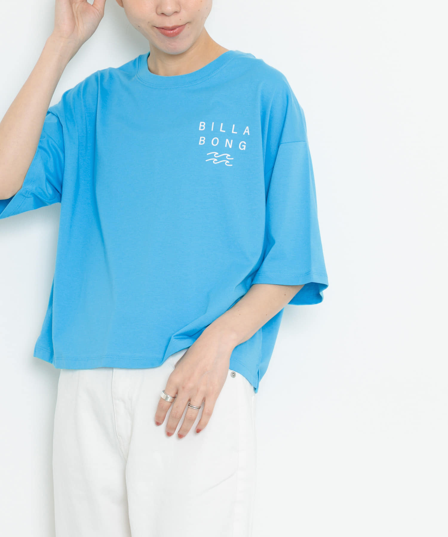 BILLABONG　クリーンロゴワイドクロップドTシャツ