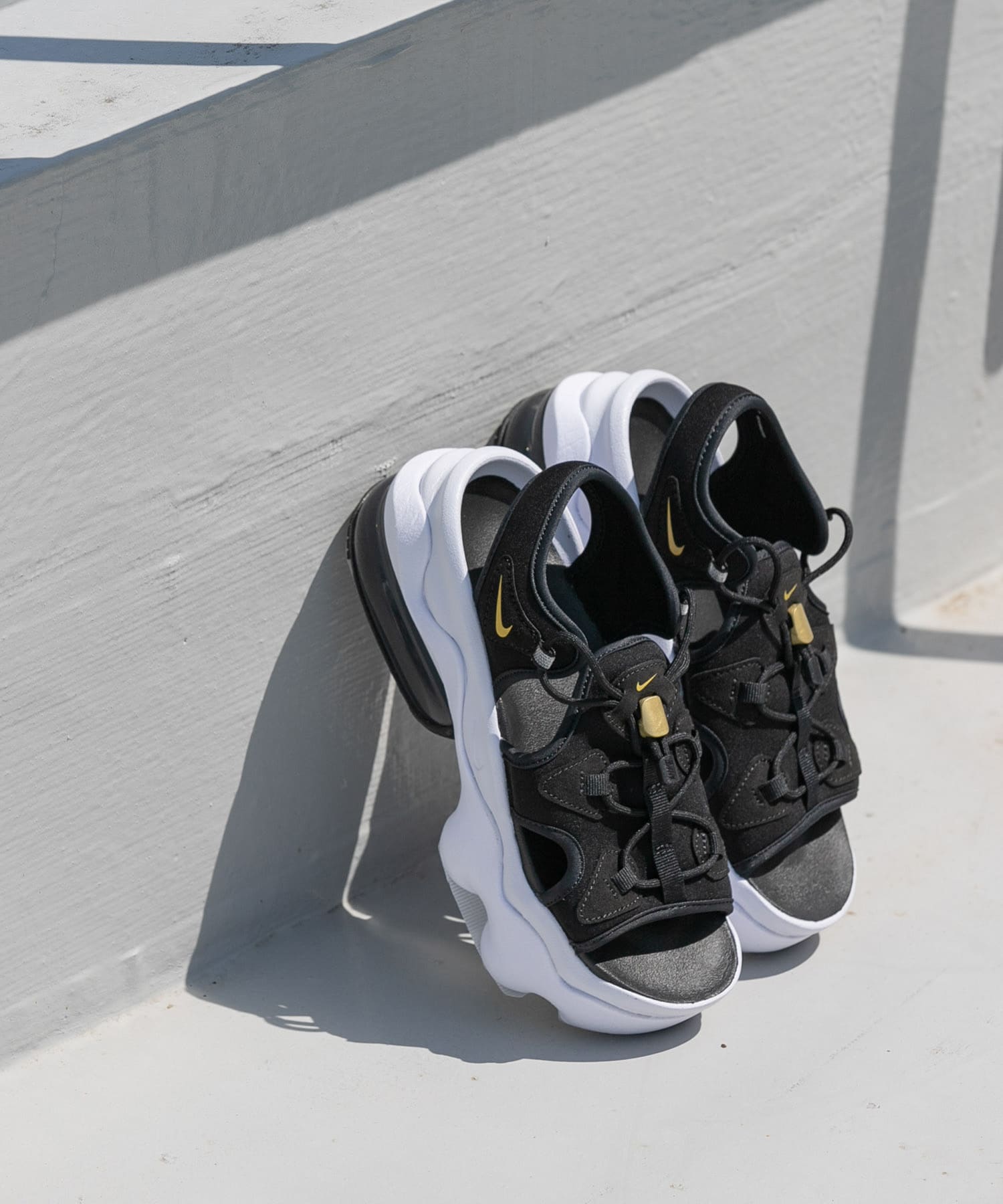 NIKE　ナイキウィメンズエアマックスココサンダル ブラック 23