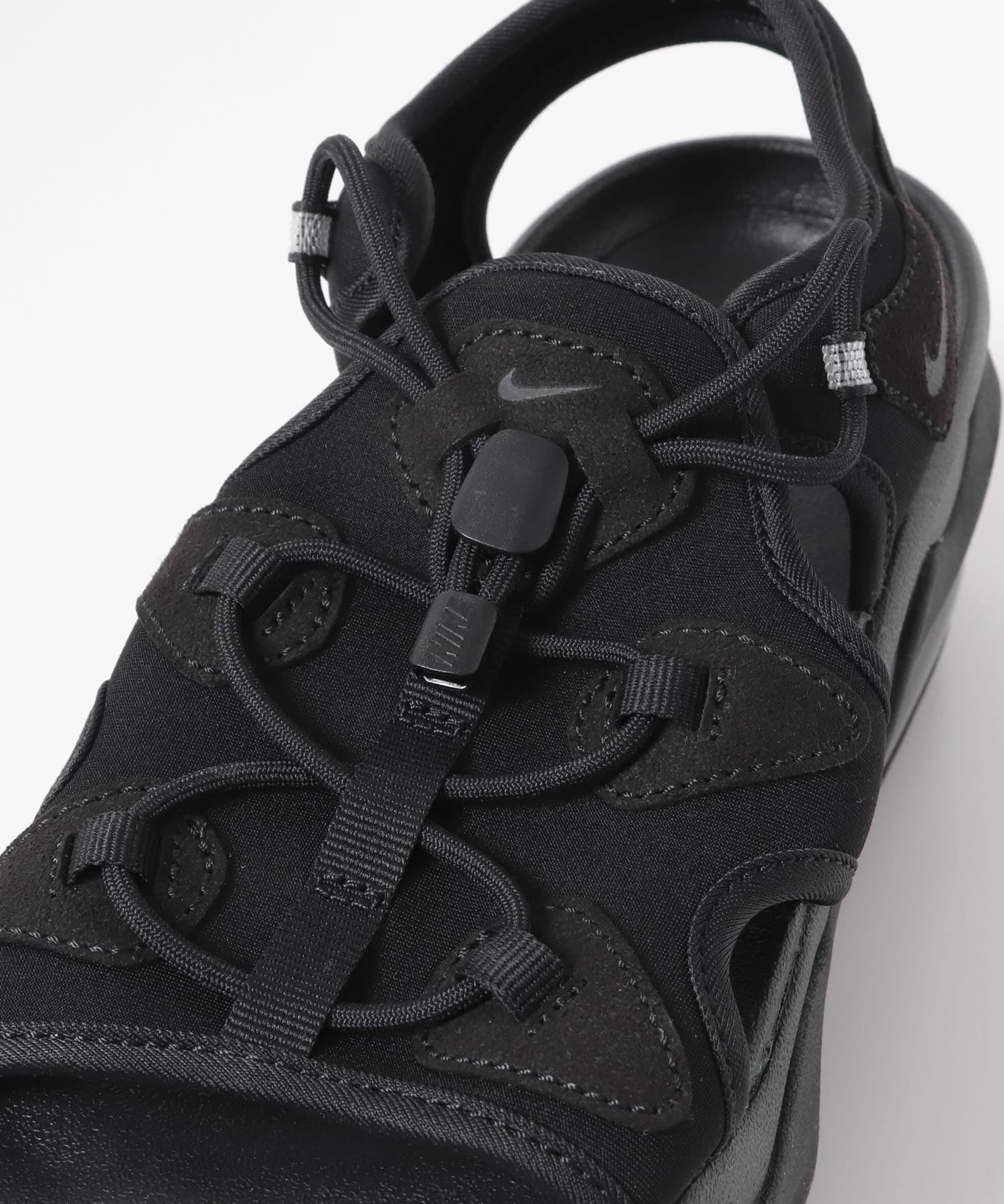 NIKE　ナイキウィメンズエアマックスココサンダル 03ブラック系 23