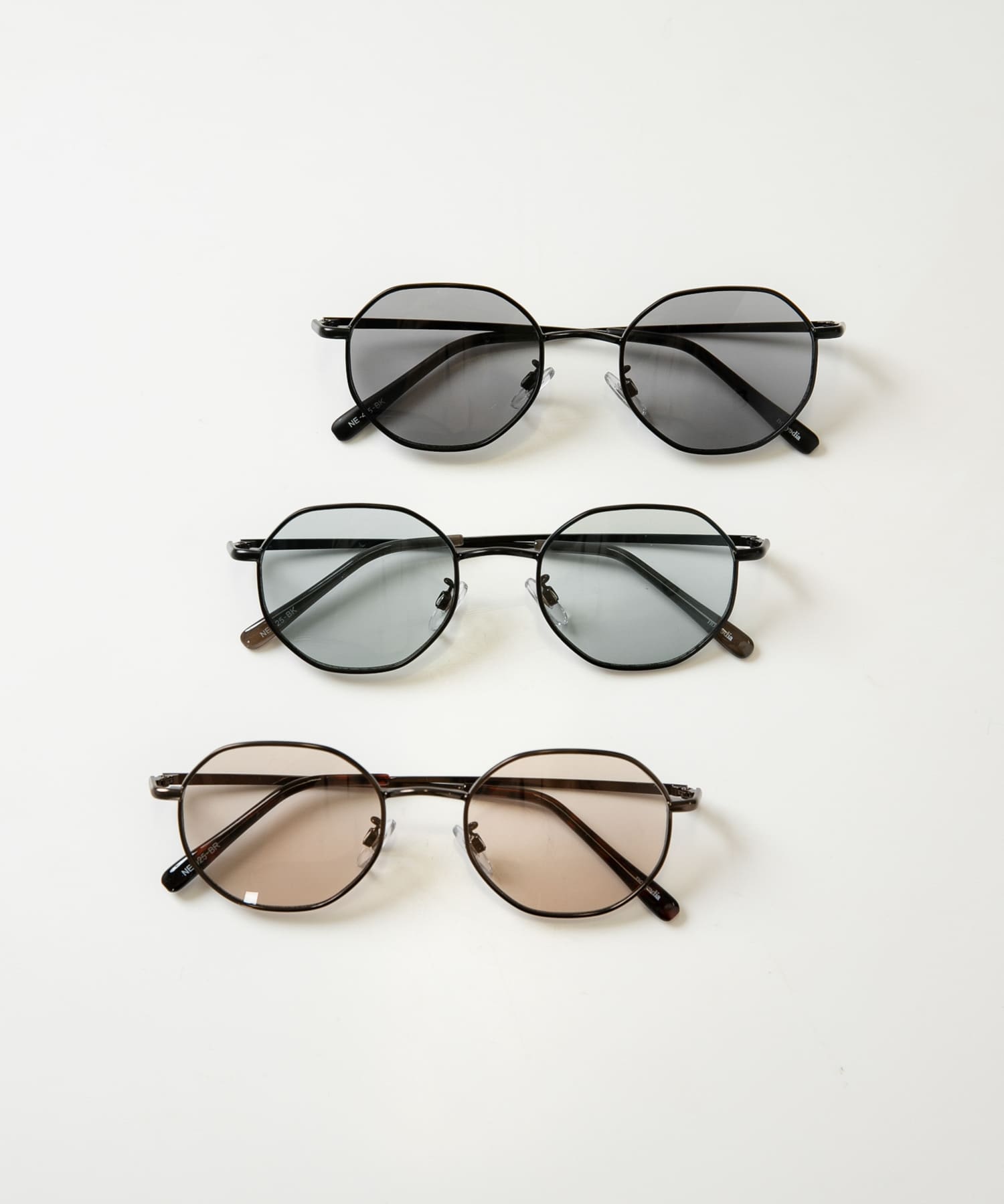 ライトブラウン