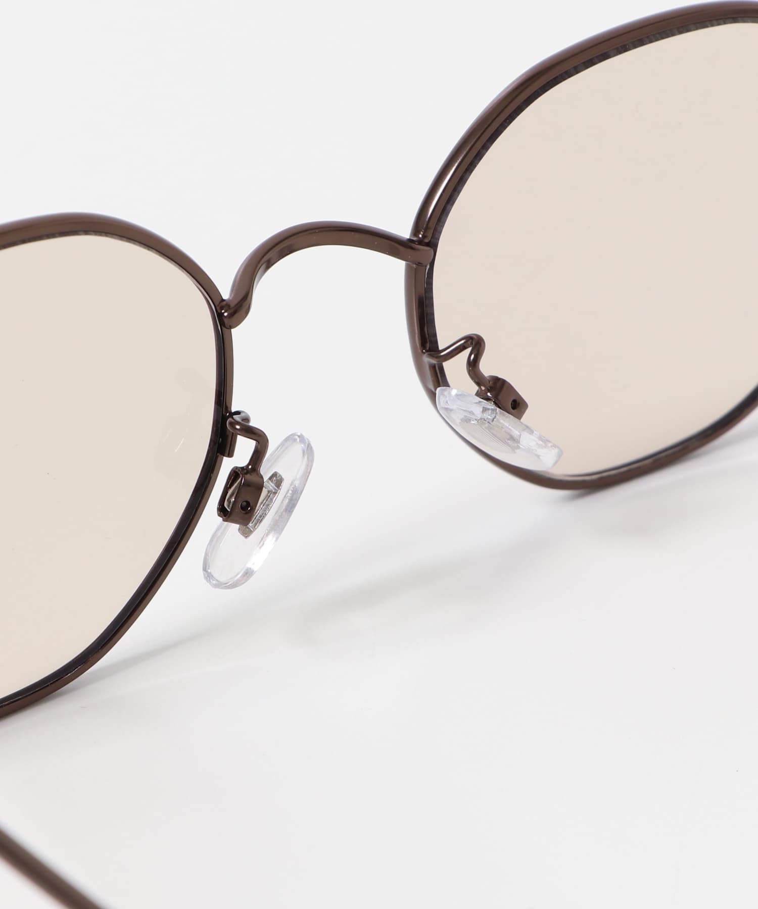 ライトブラウン