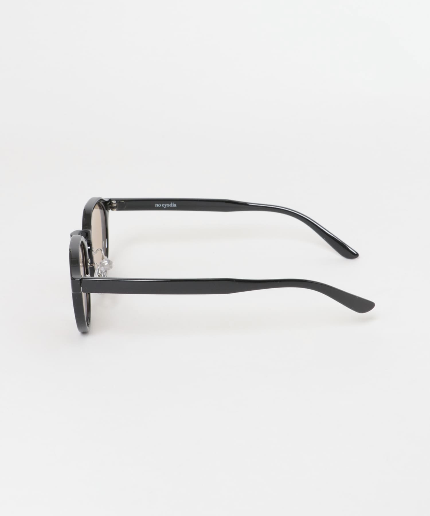 ミドルブラウン