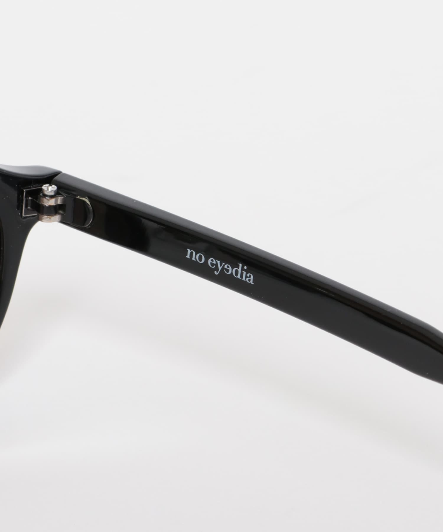 ミドルブラウン