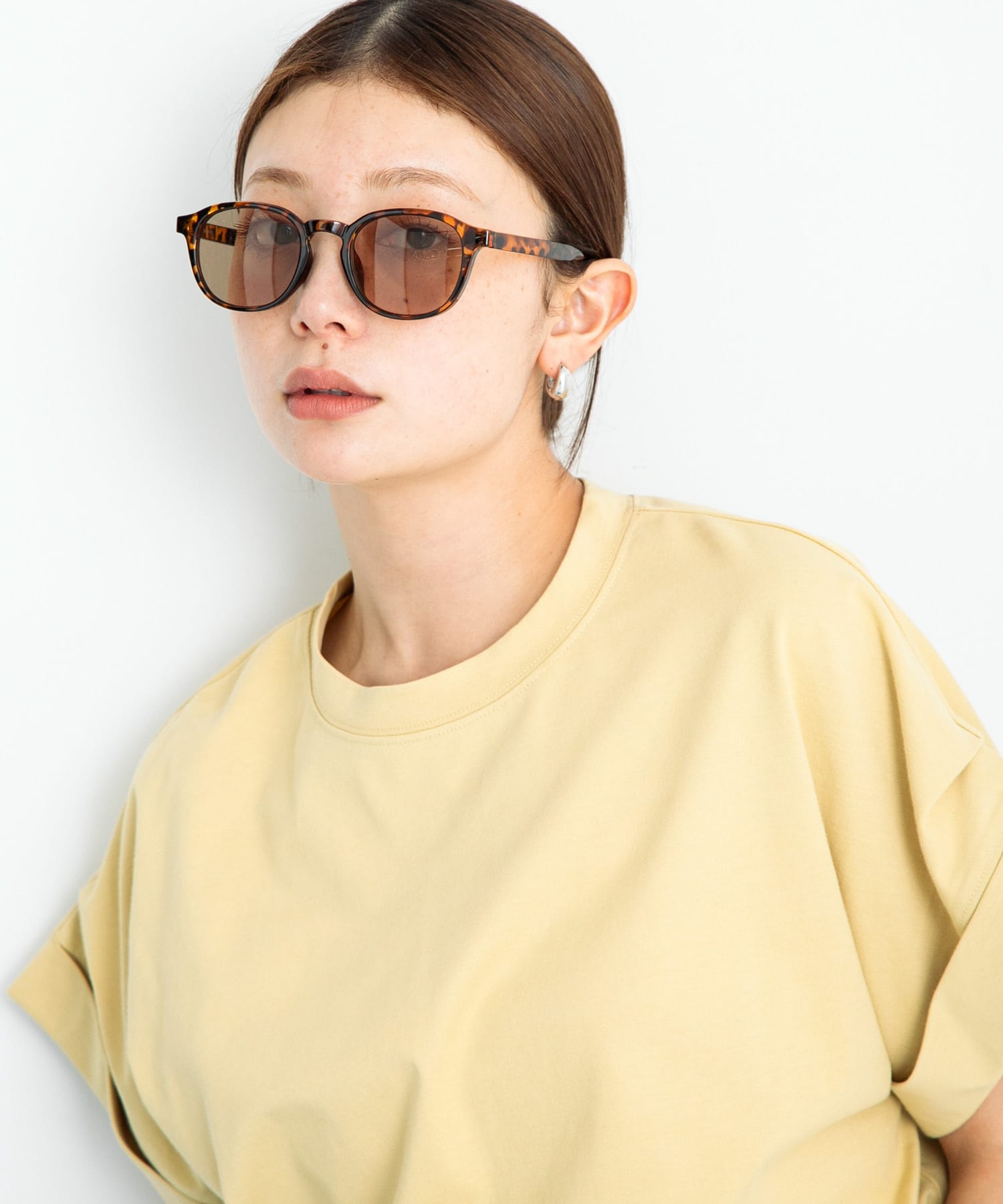 ミドルブラウン