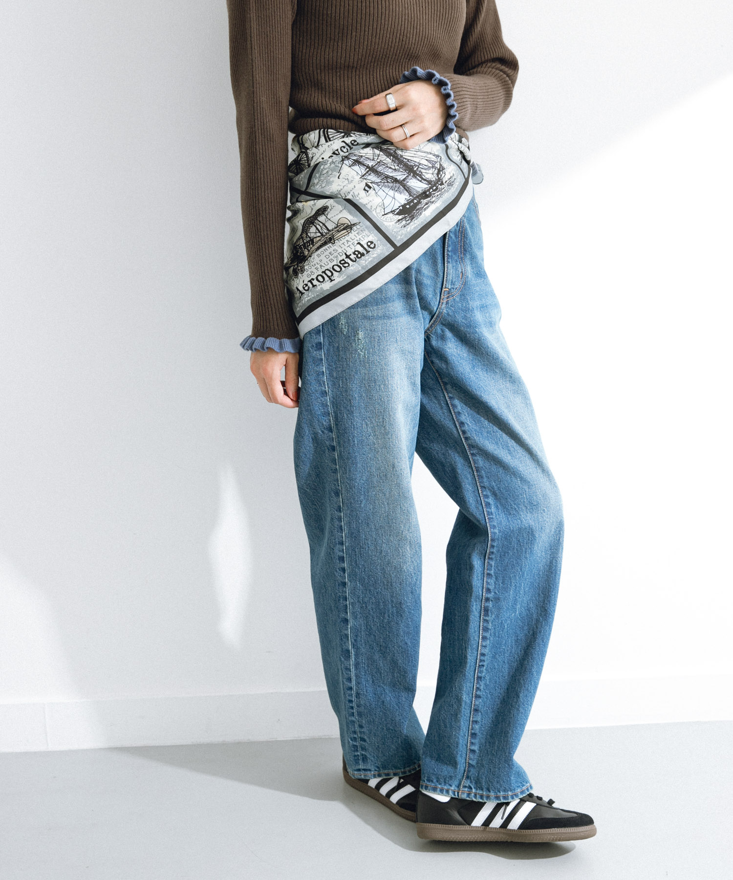 V04GREY
