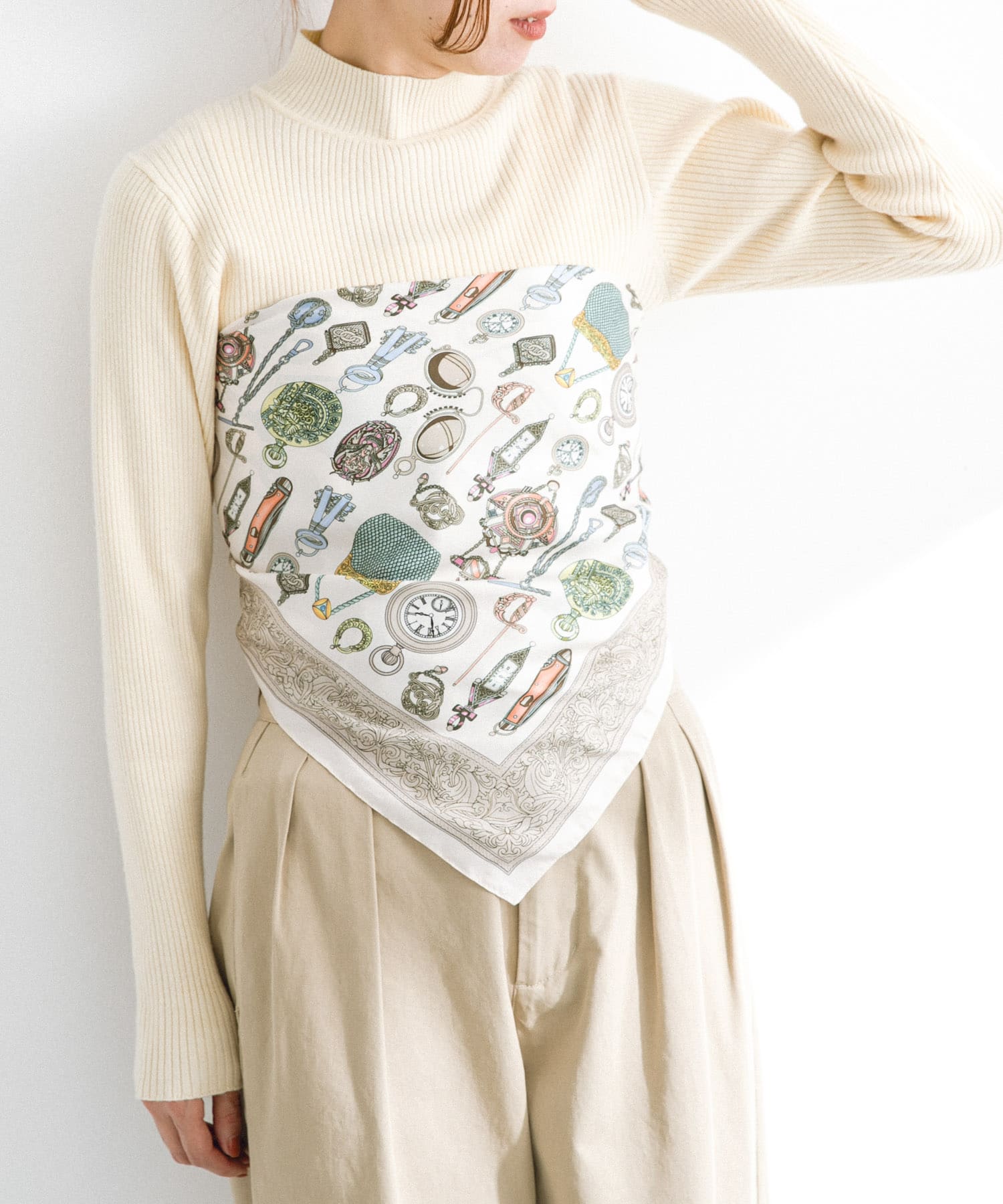 AULENTTI　大判ヴィンテージクロック柄スカーフ 2NATURAL one