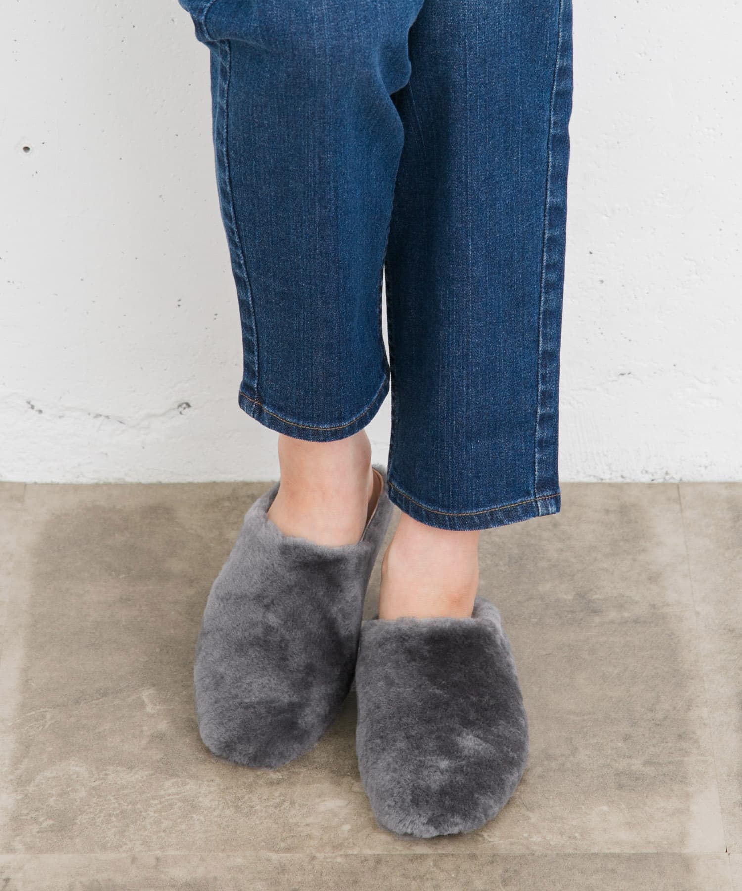 CORSO ROMA, 9　ファーサンダル∴ GREY 37