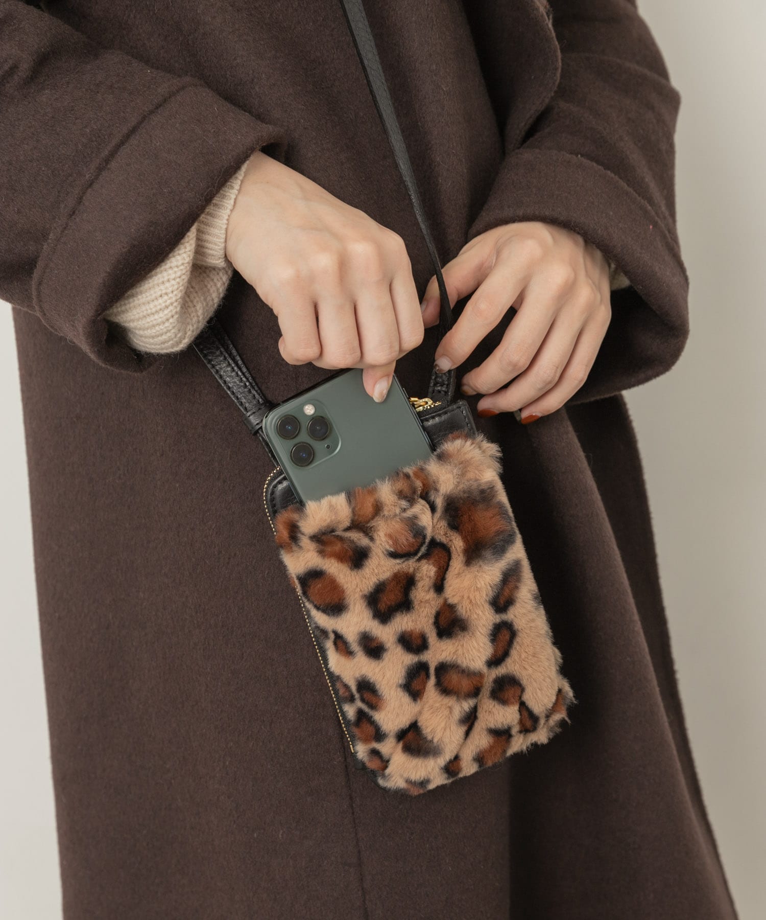 VIOLAd’ORO　ELMO V-8453 LEOPA one