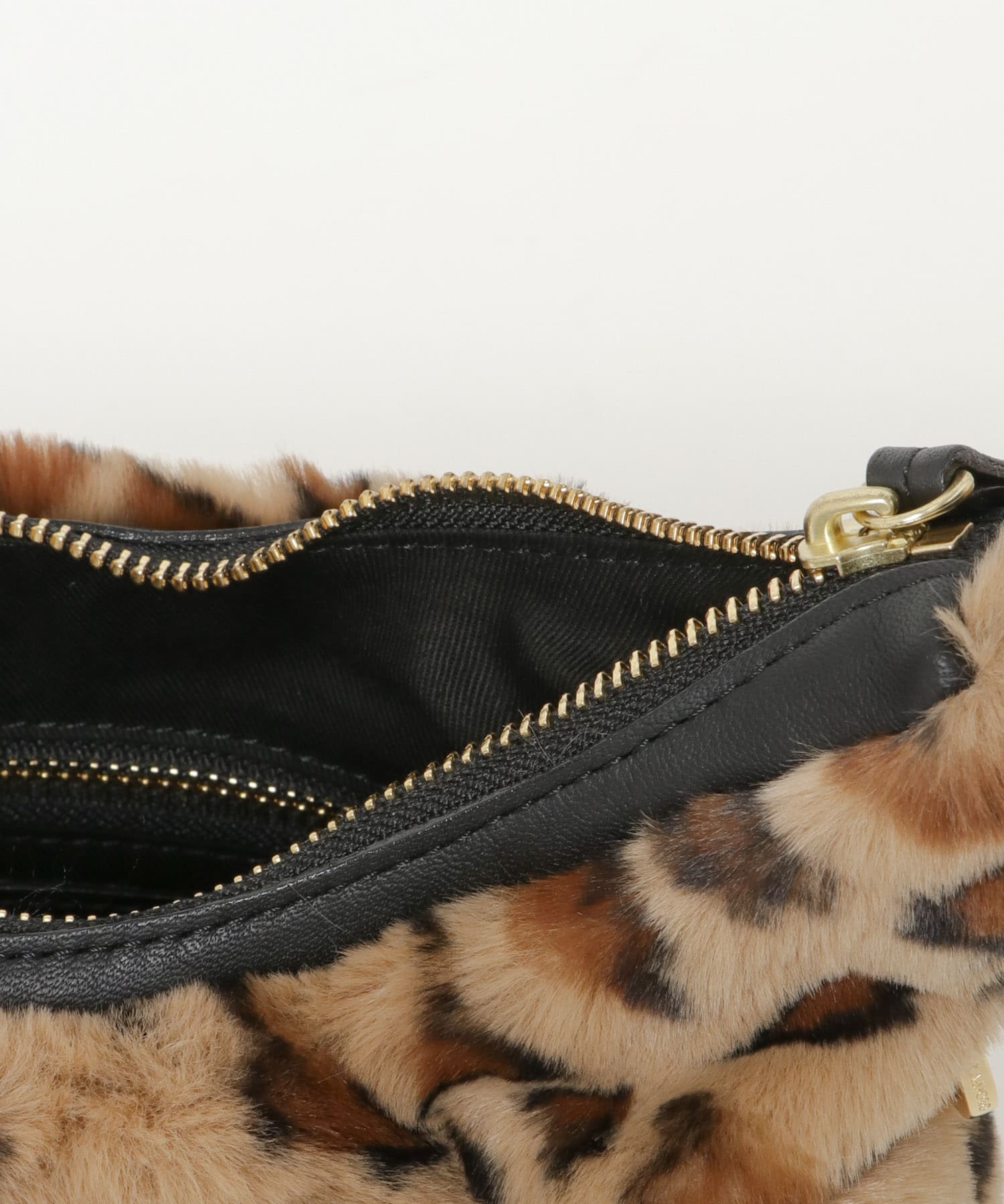 VIOLAd’ORO　ELMO V-8454 LEOPA one