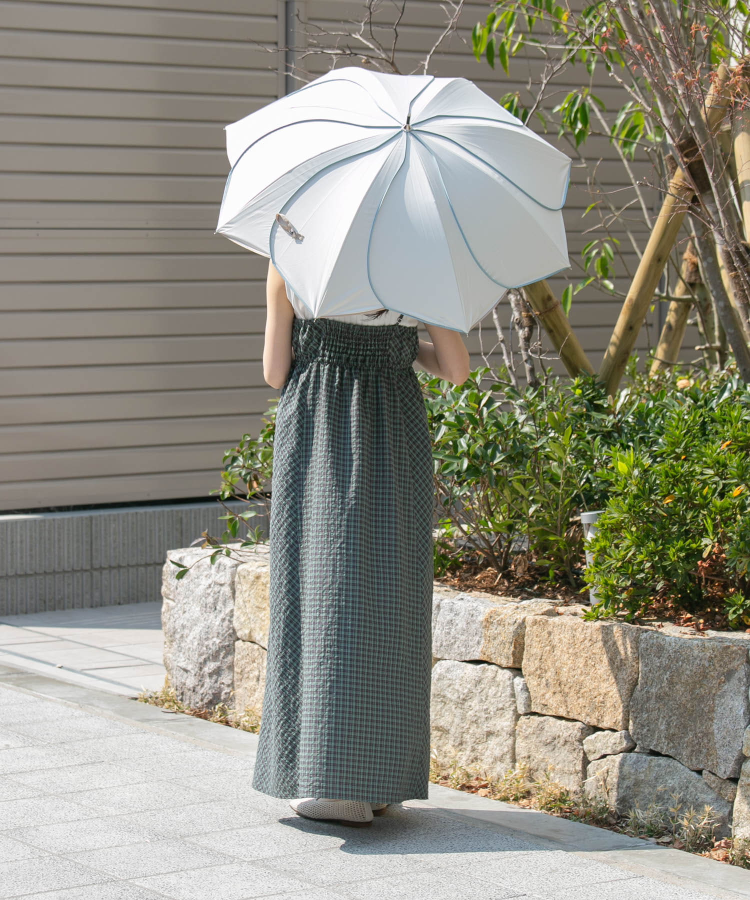 because　晴雨兼用パイピングフラワー WHT FREE