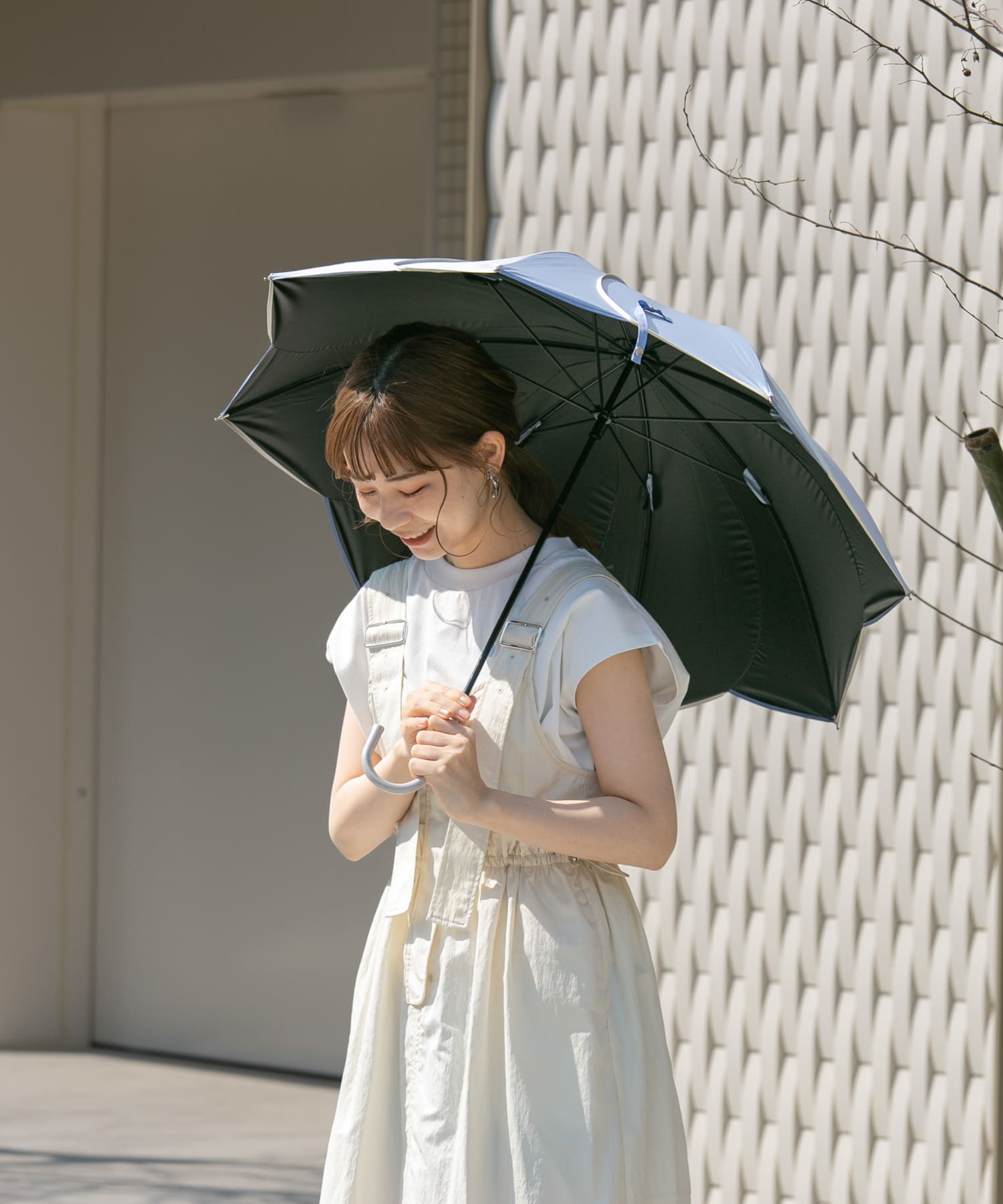 because　晴雨兼用パイピングフラワー BLU FREE