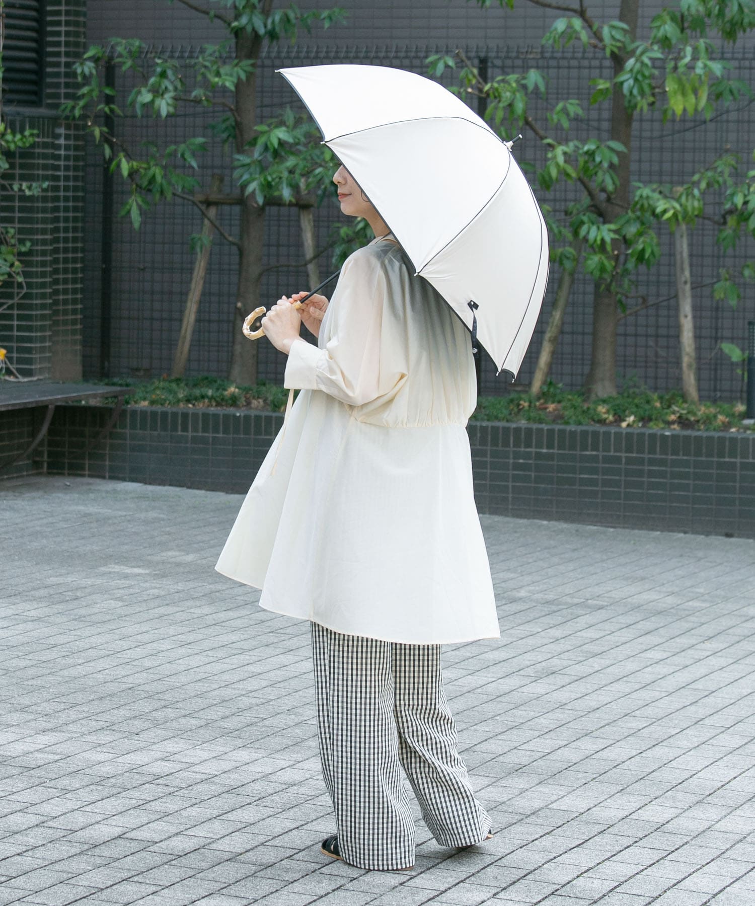 because　晴雨兼用パイピング長傘 BEG FREE