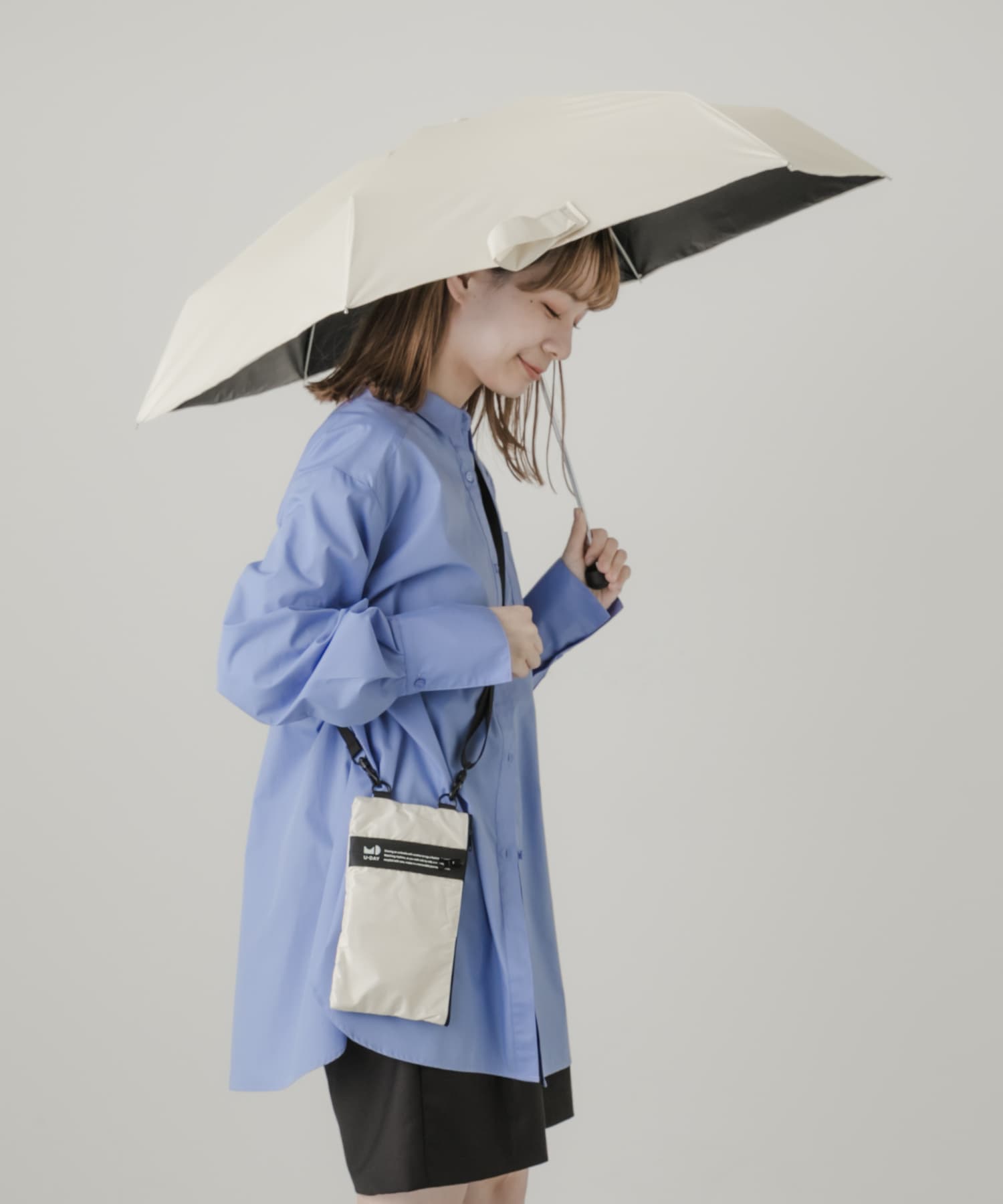 傘本体とケースには、ポリウレタンコーティングを施した防水生地を使用しています。