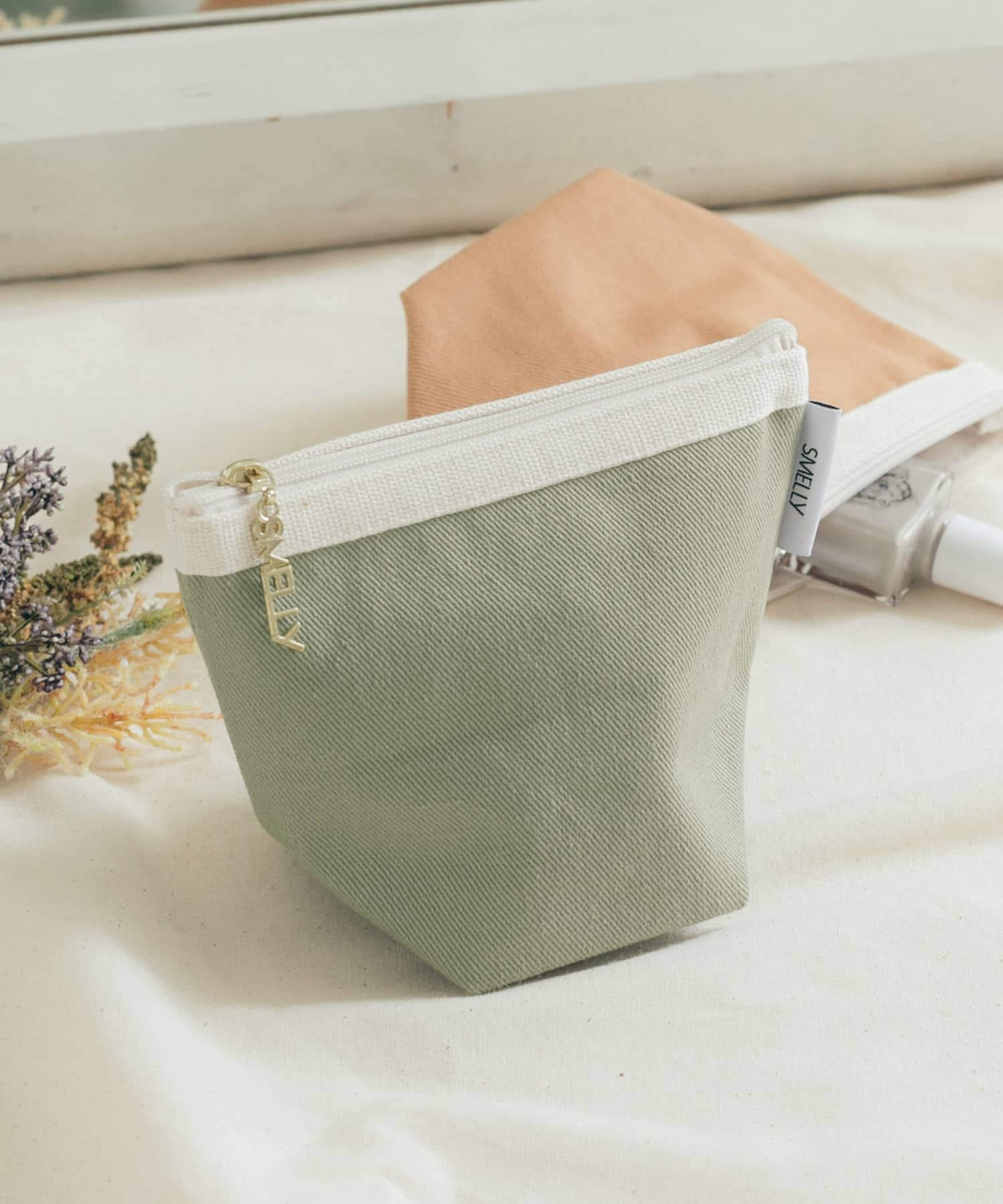 SMELLYマチポーチ∴