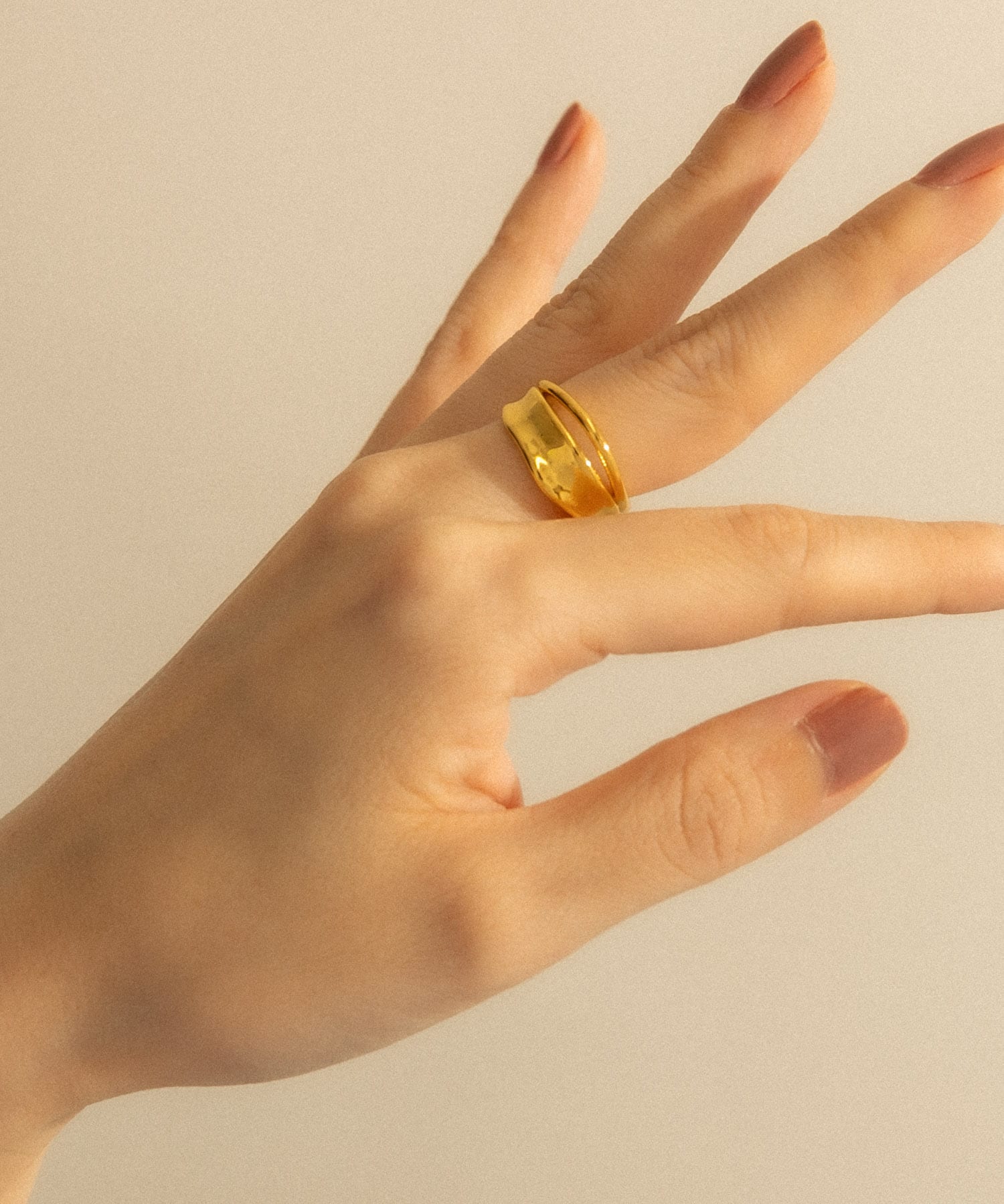SMELLY so’　double line ring