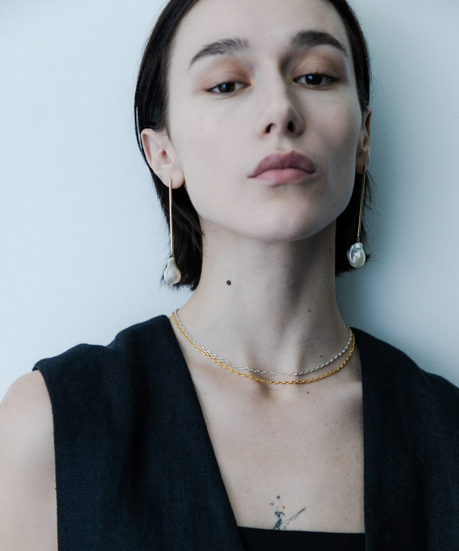 SMELLY so’　baroque pearl bar pierce GLD -