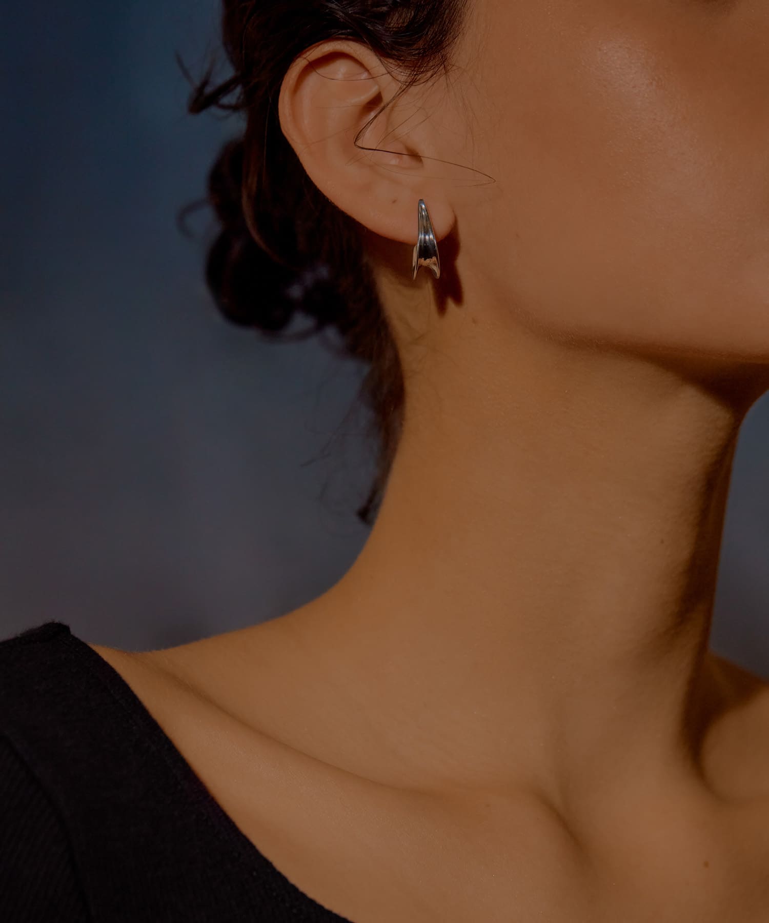 SMELLY so’　curve pierce SLV -