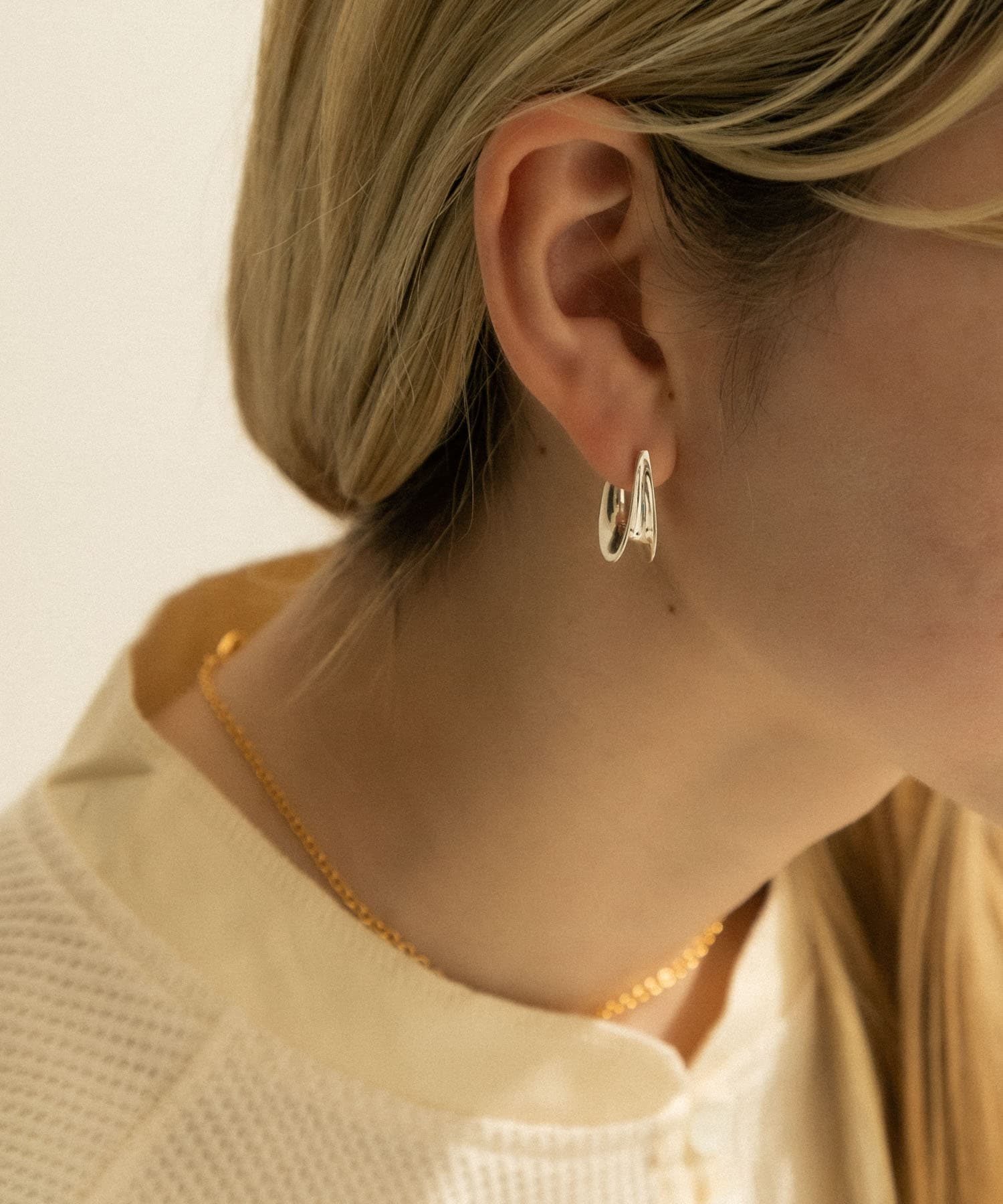 SMELLY so’　curve pierce SLV -