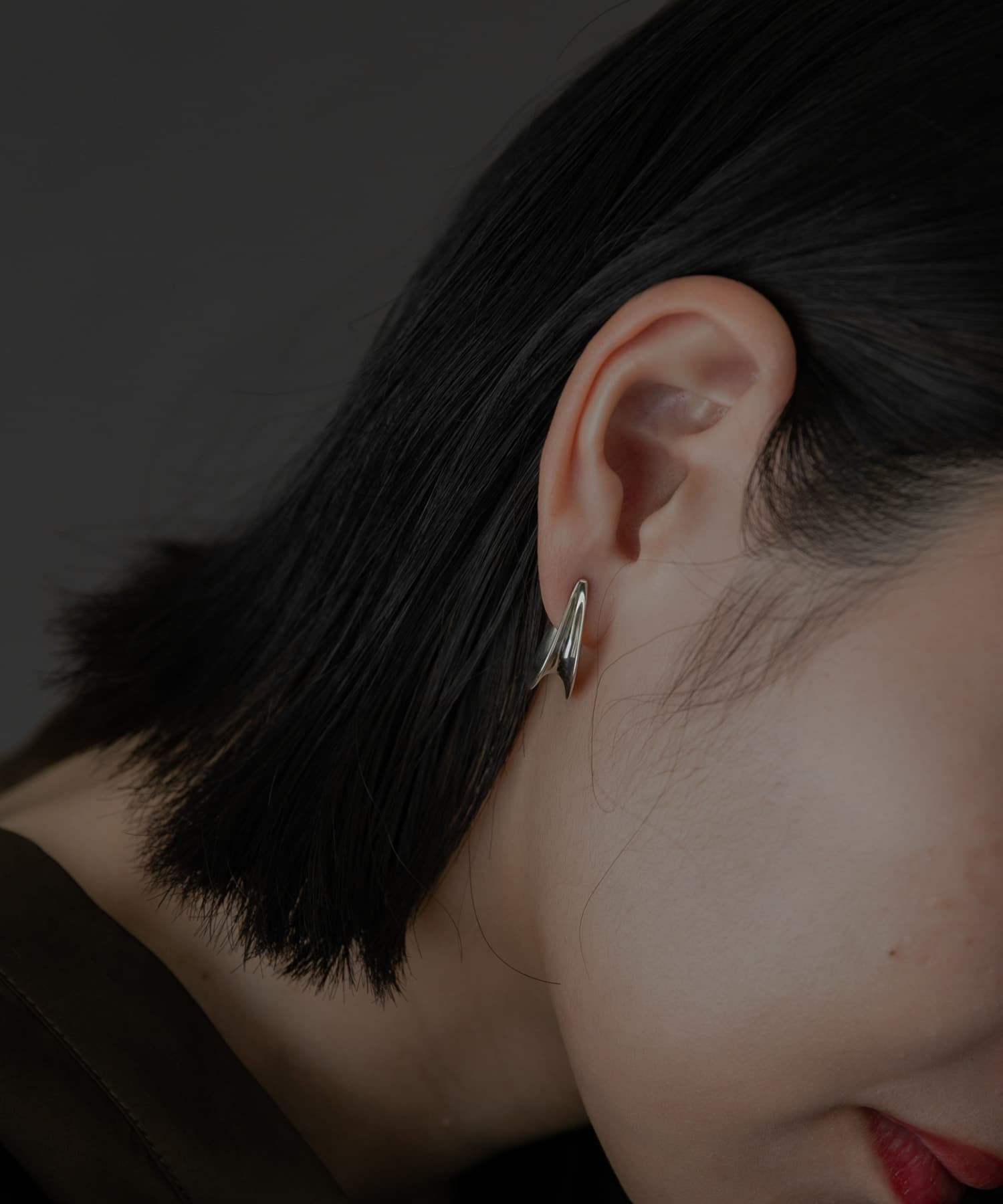 SMELLY so’　curve pierce SLV -