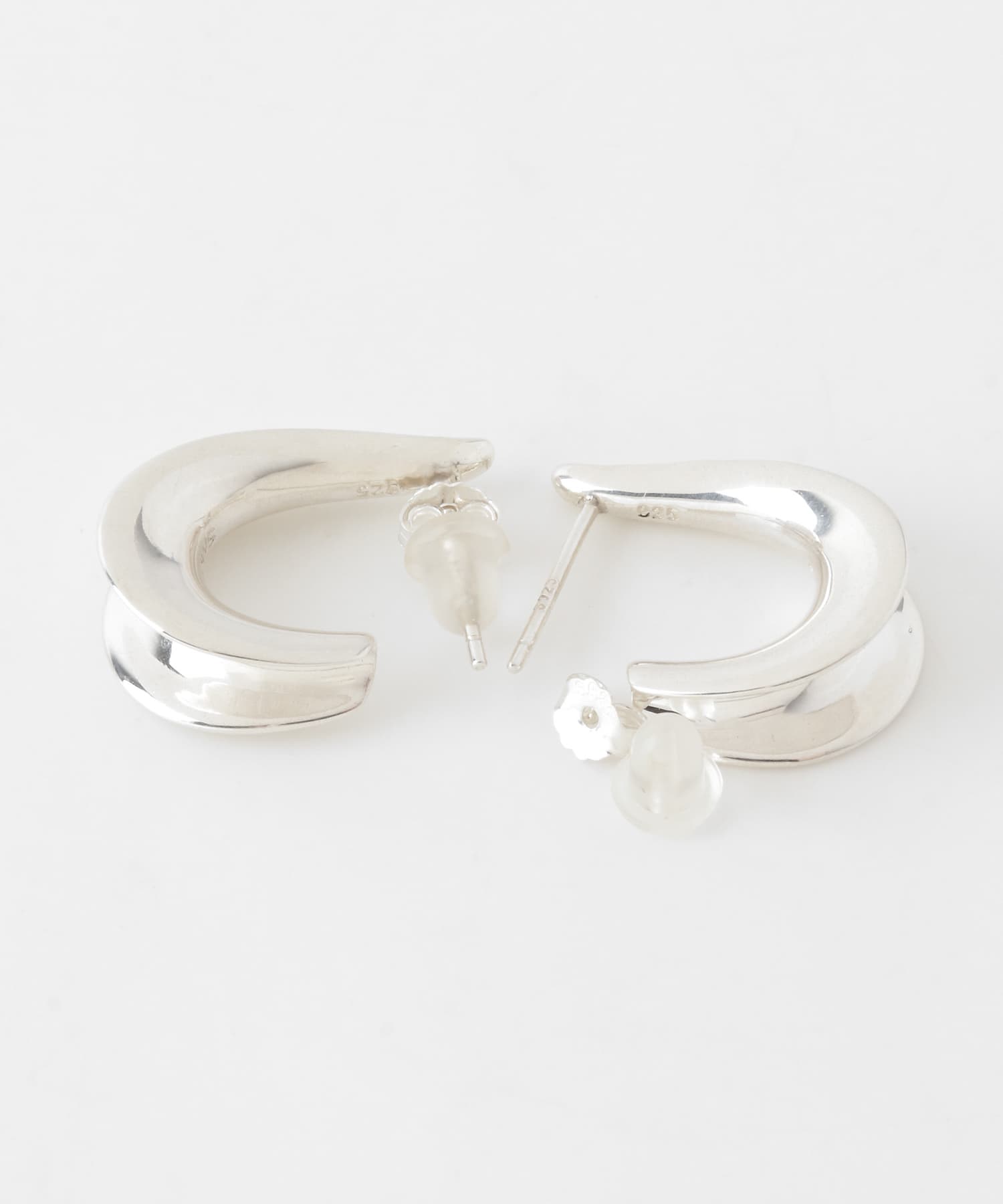 SMELLY so’　curve pierce SLV -