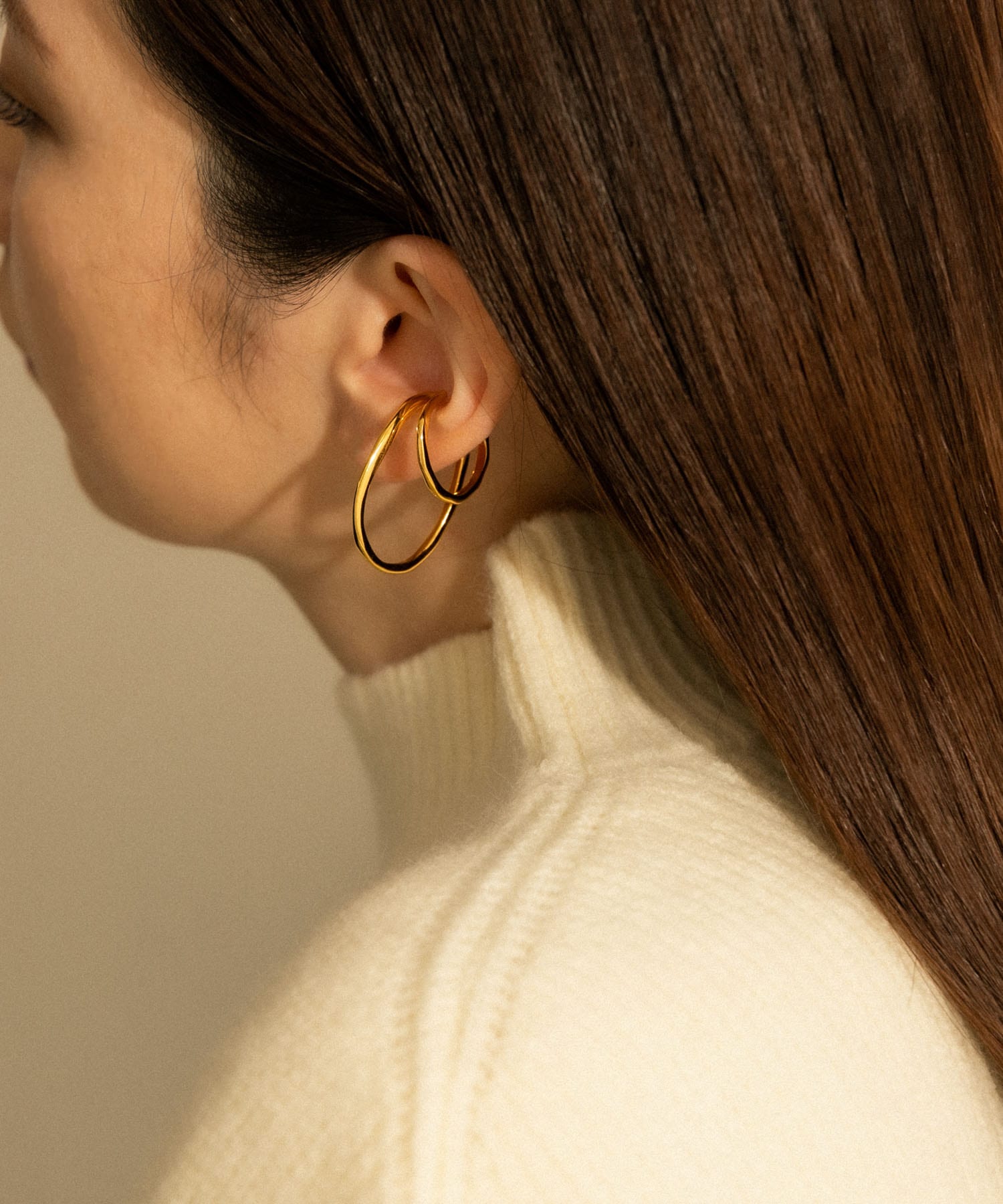 SMELLY so’ double circle earcuff gld