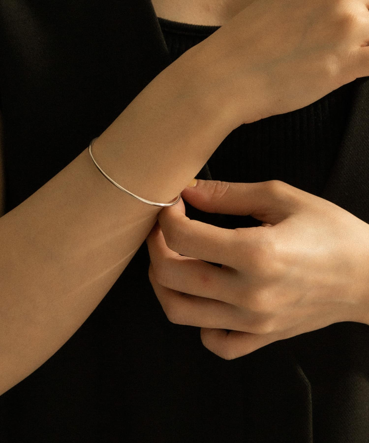 SMELLY so’　narrow line bangle SLV -