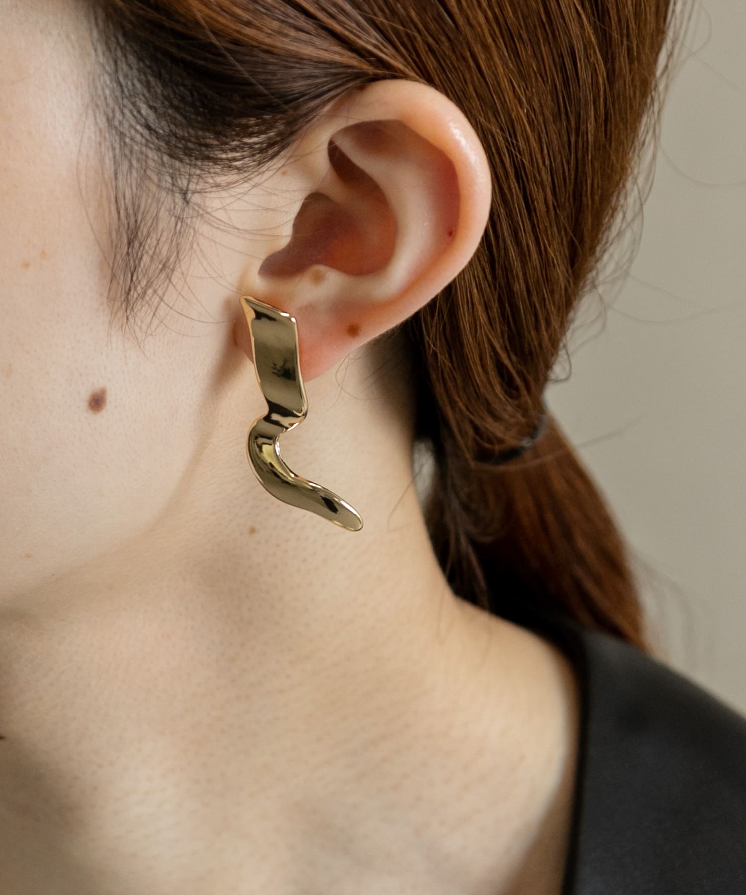 メタルユガミラインピアス