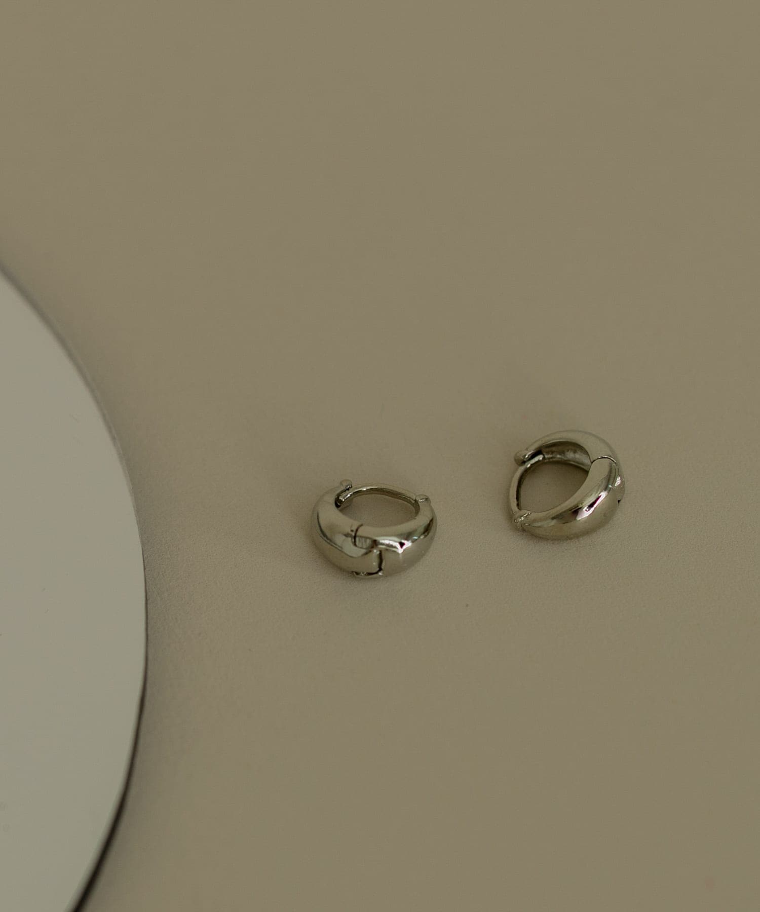 ミニドロップワンタッチピアス SLV -