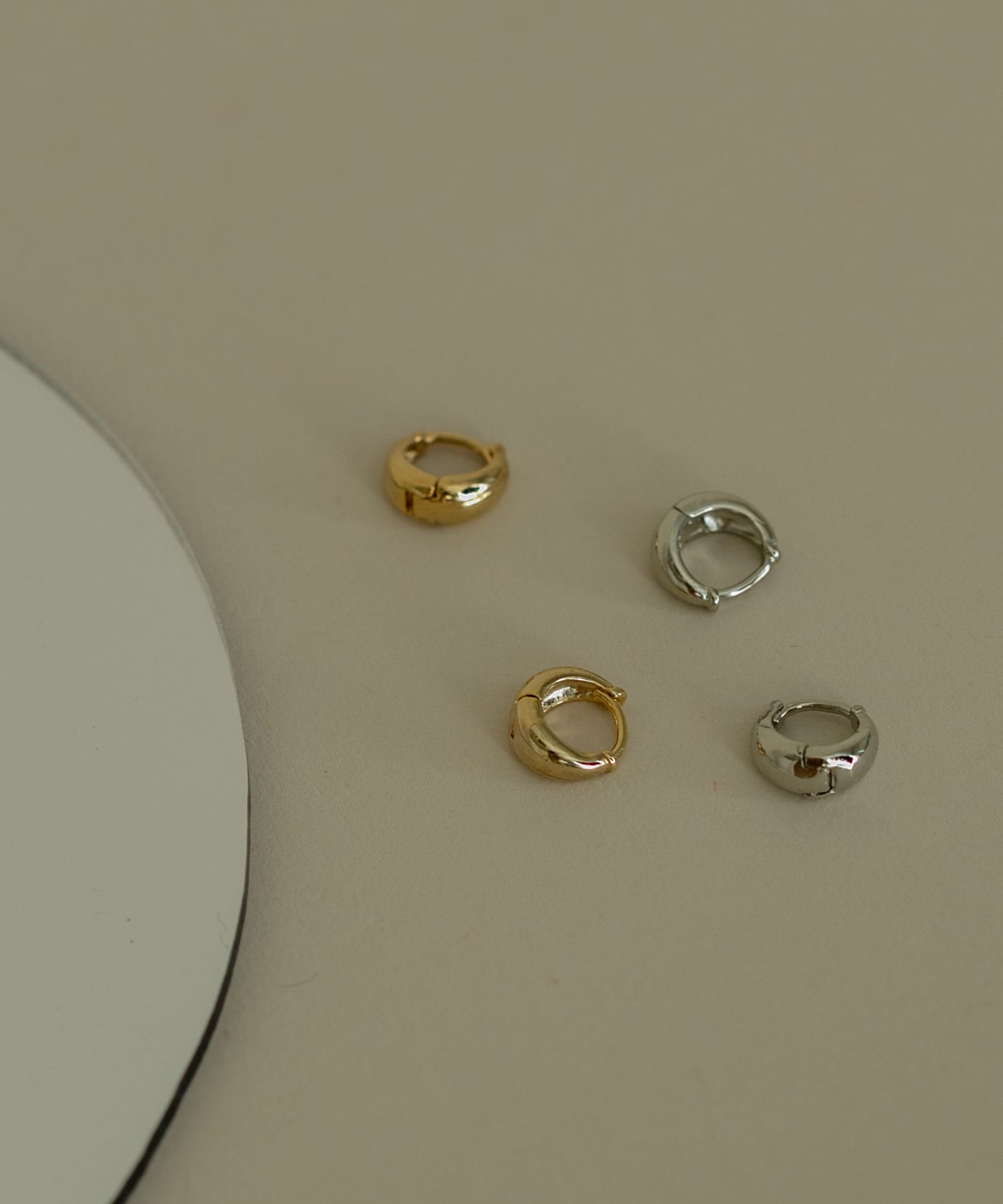 ミニドロップワンタッチピアス GLD -