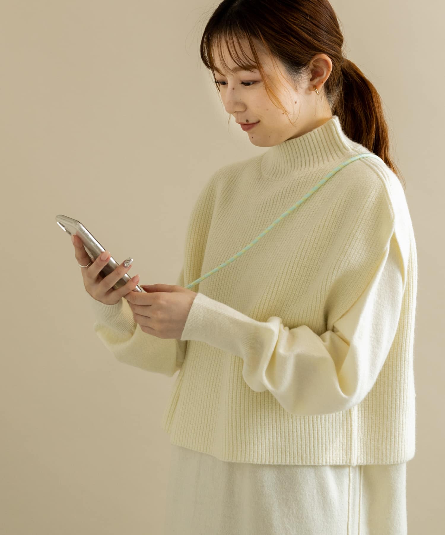 カラースマホショルダー MNT -