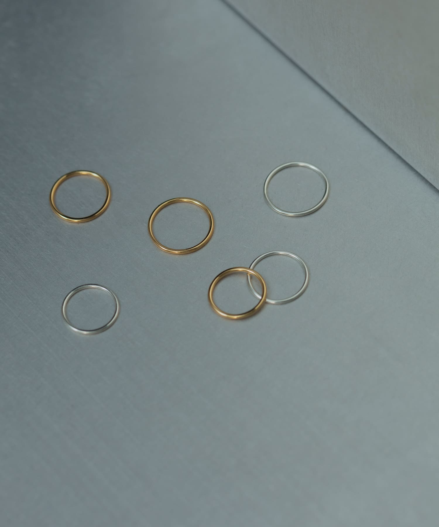 SMELLY so’　slim basic ring GLD 3