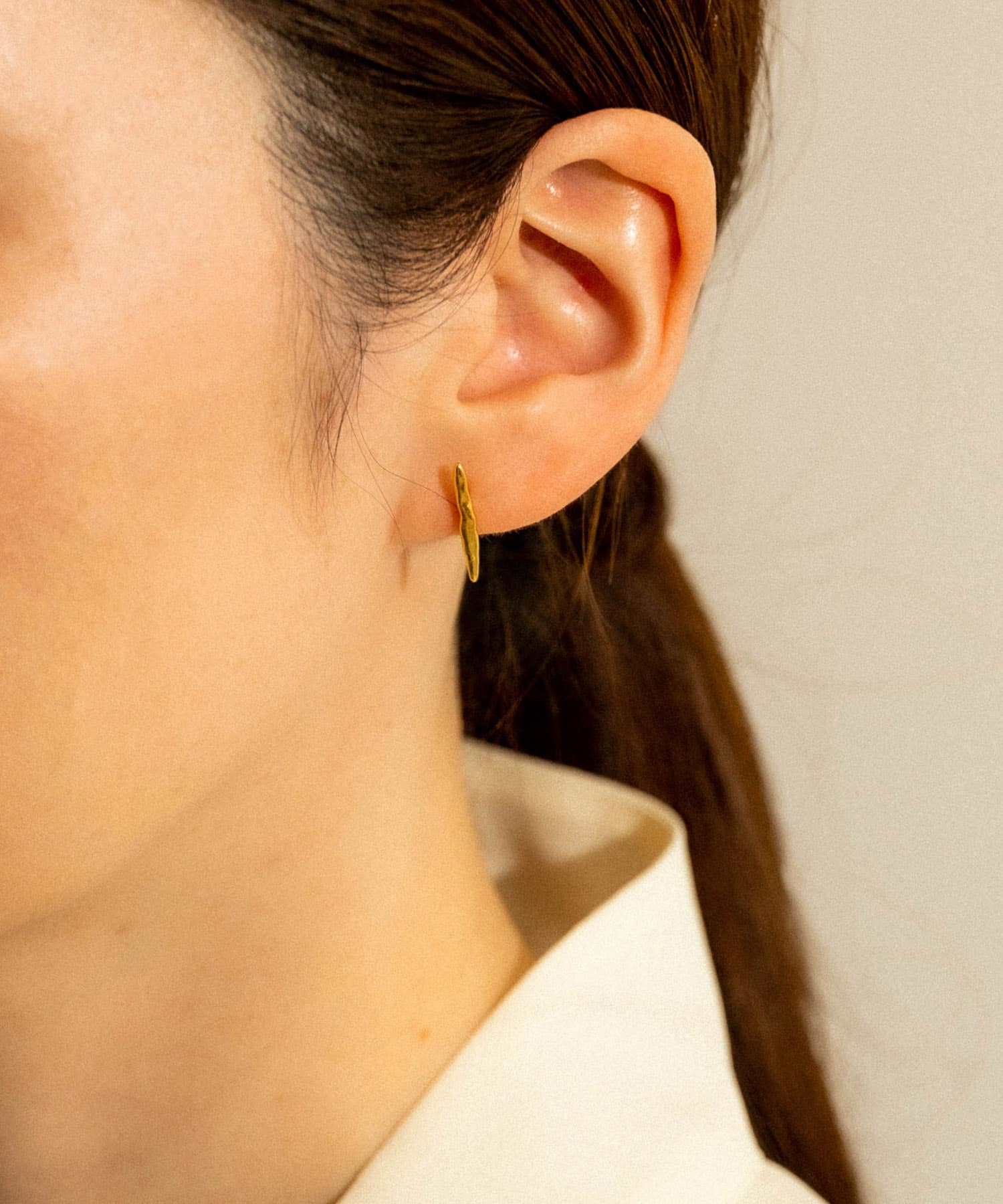 SMELLY so’　nuance bar pierce GLD -