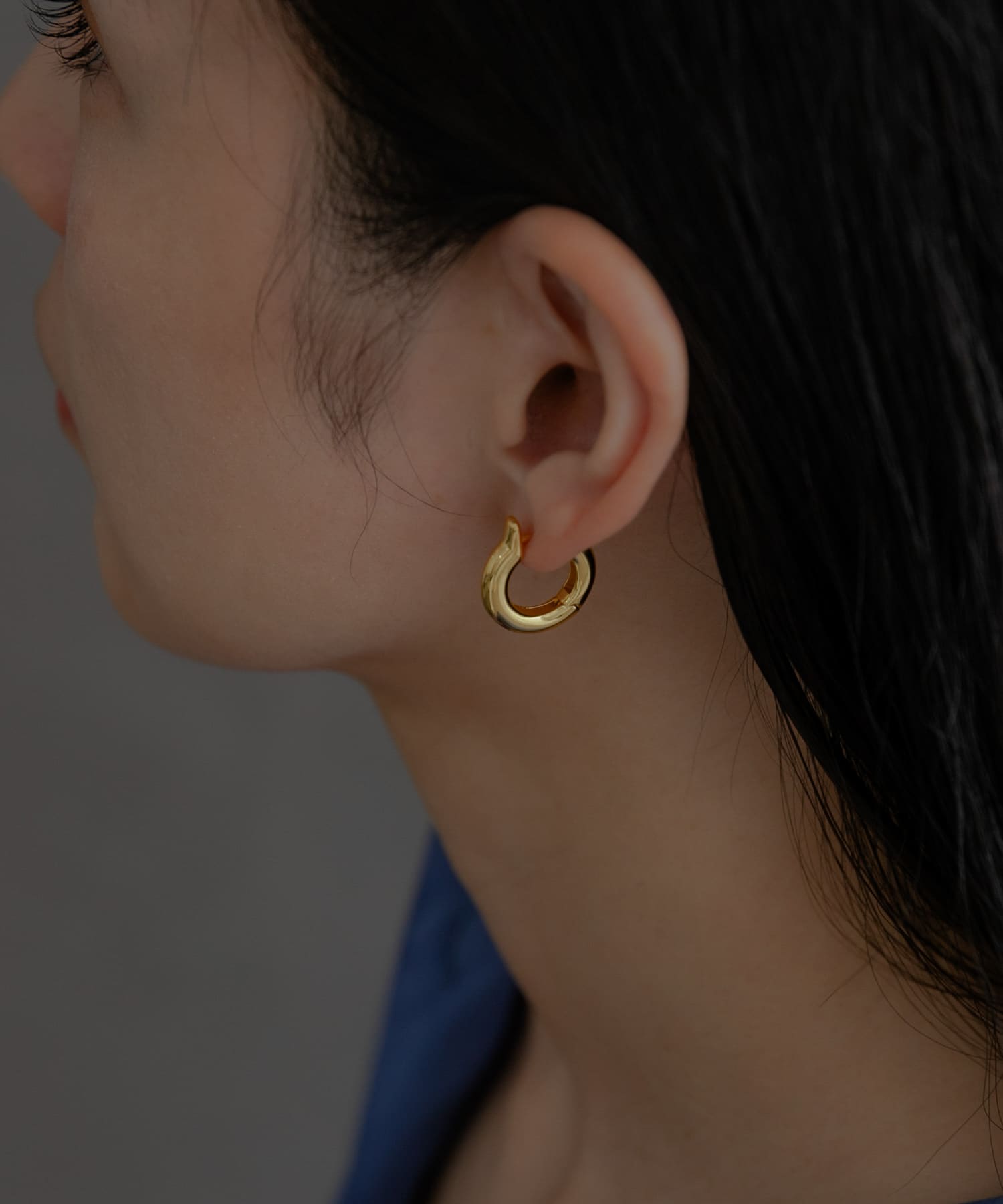 SMELLY so’　circle pierce GLD -