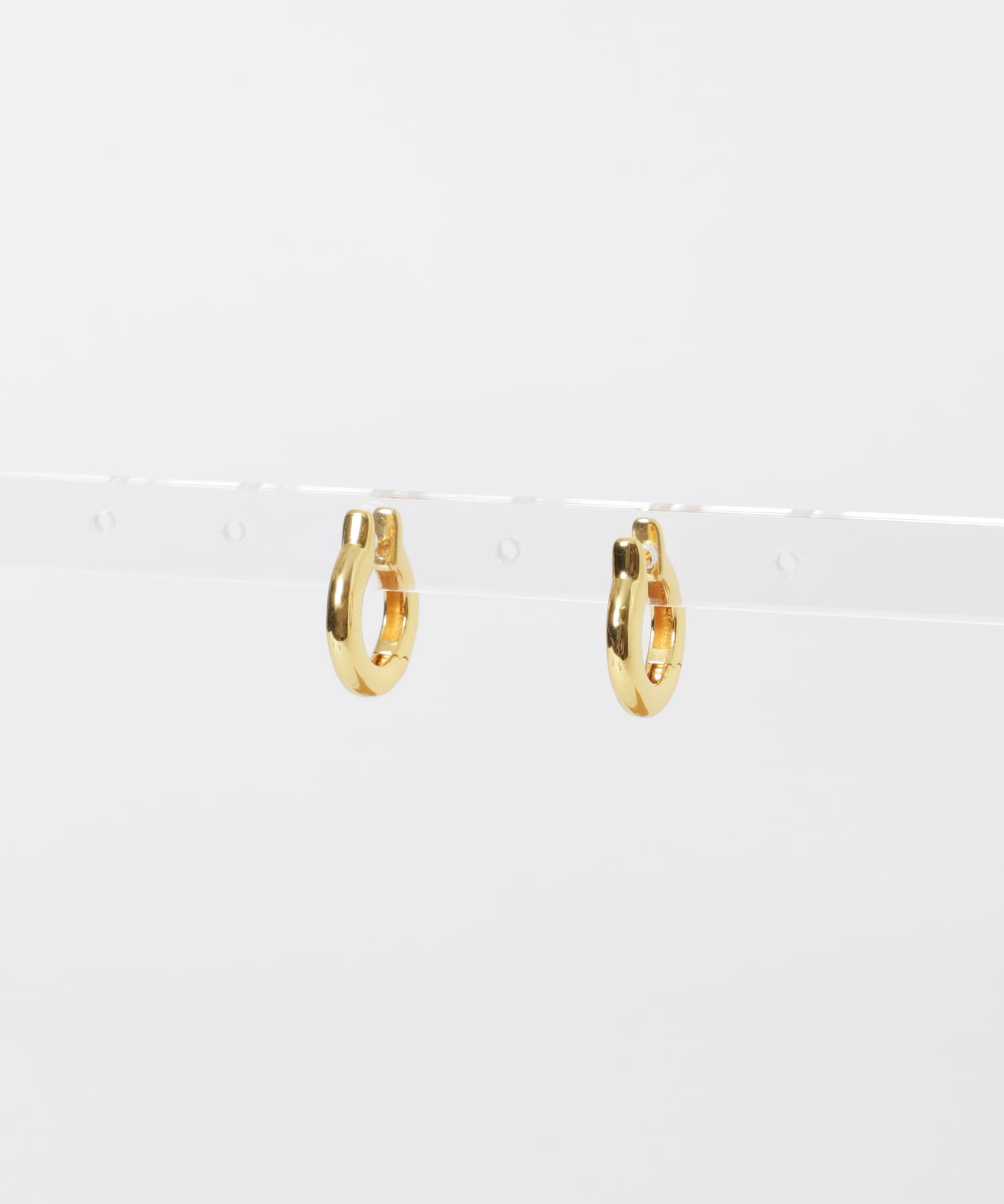 SMELLY so’　circle pierce GLD -