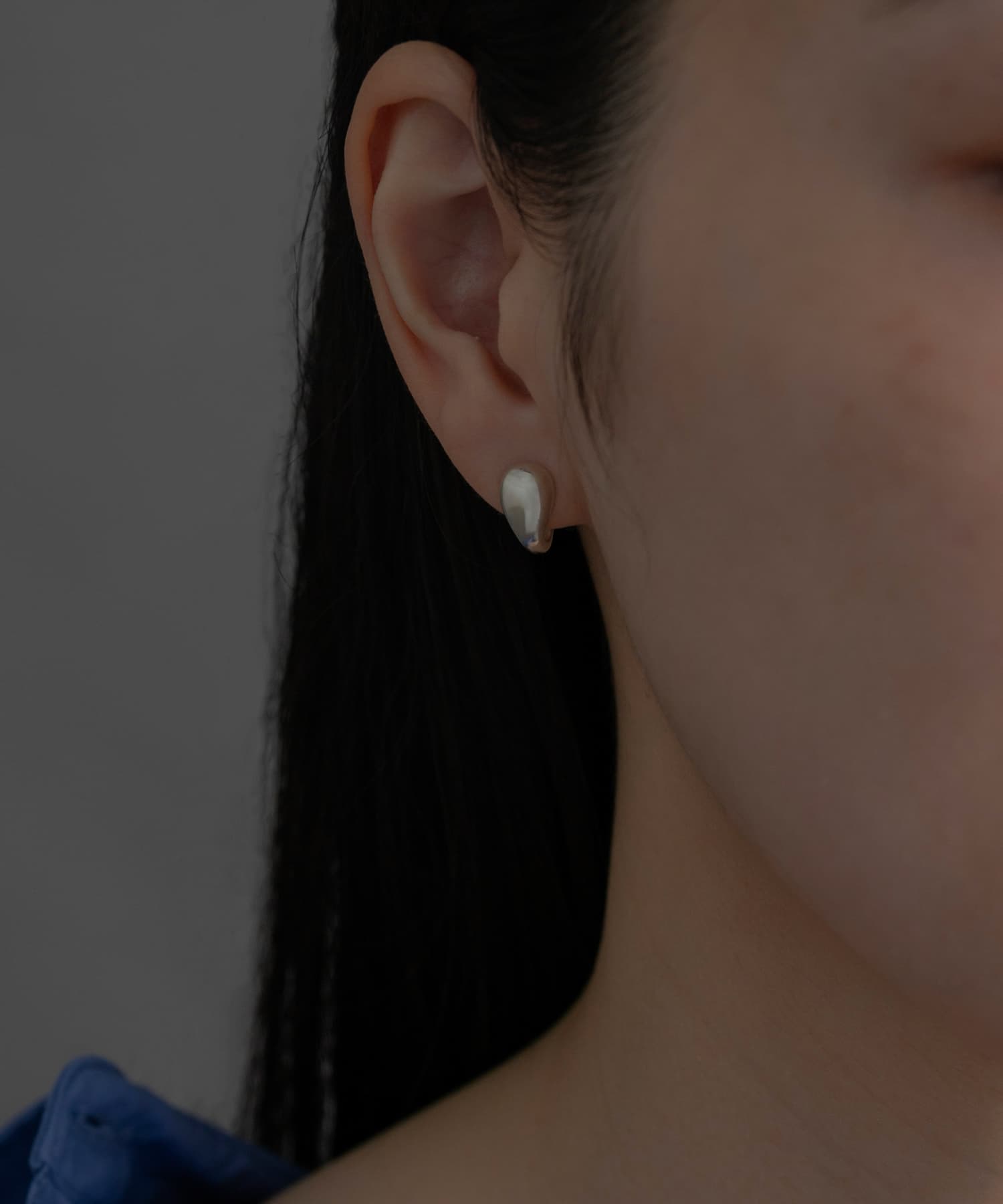 SMELLY so’　tiny earring SLV -