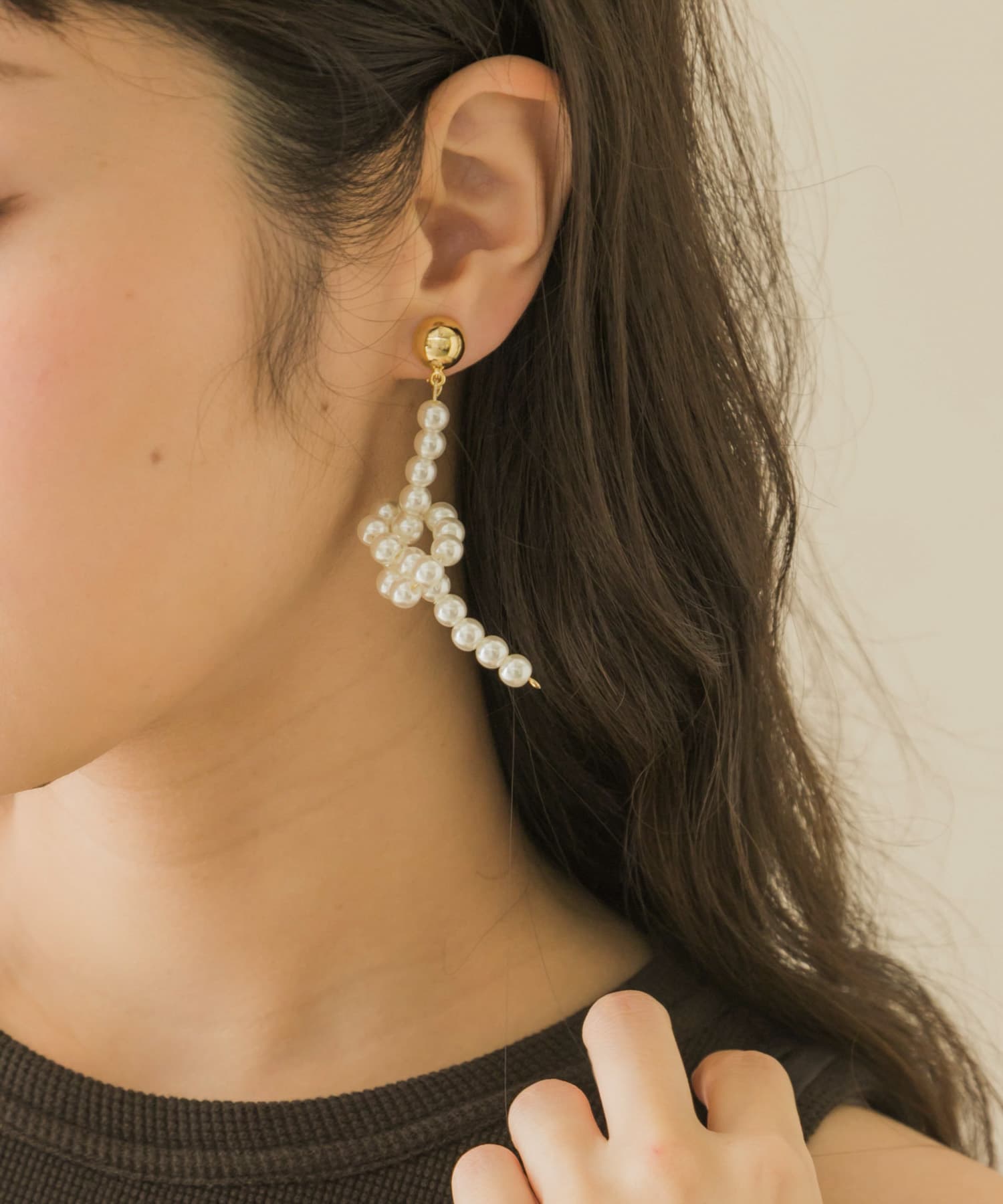 ノットロングパールイヤリング IVO -