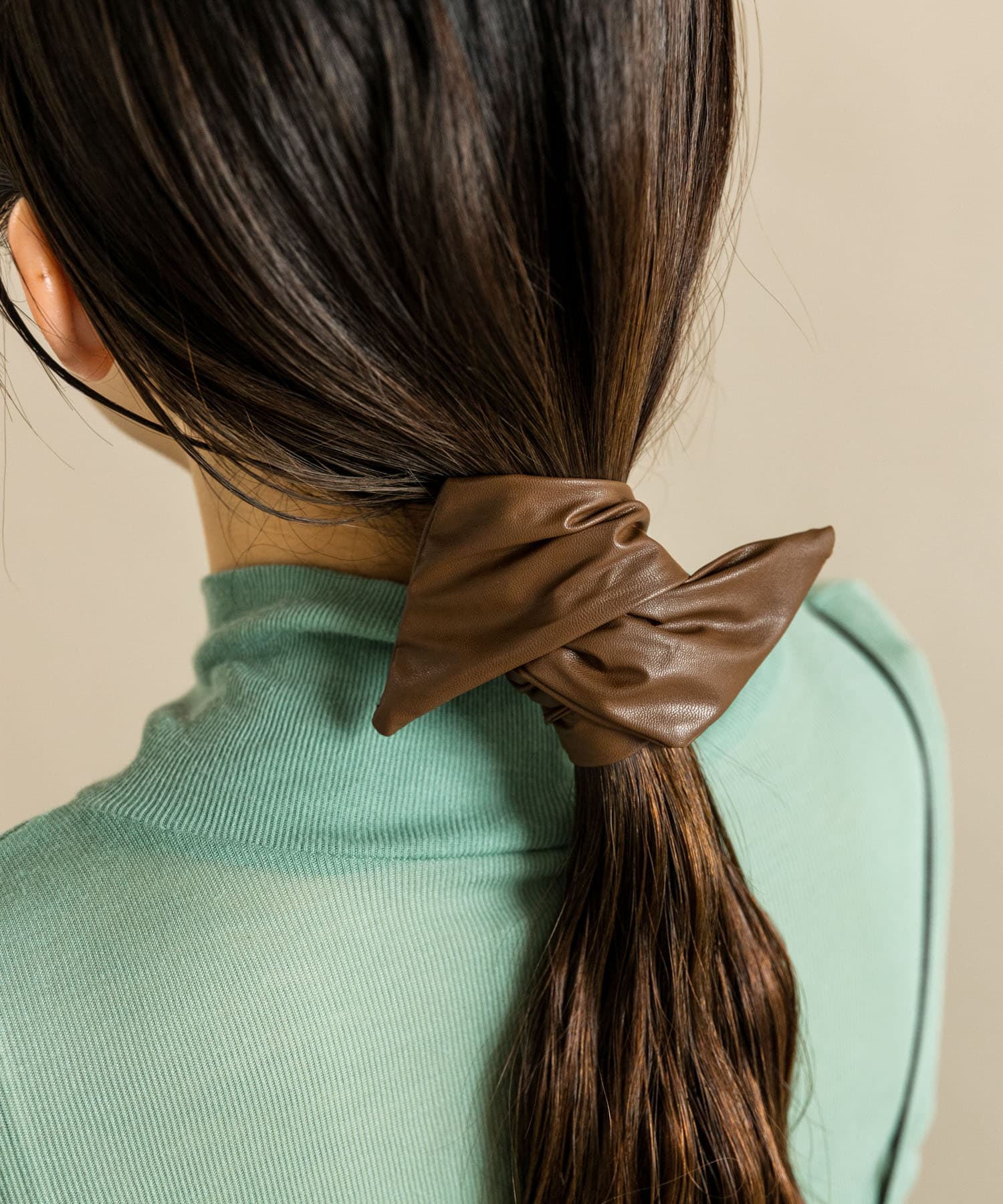 フェイクレザーグルグルヘアワイヤー BRN -