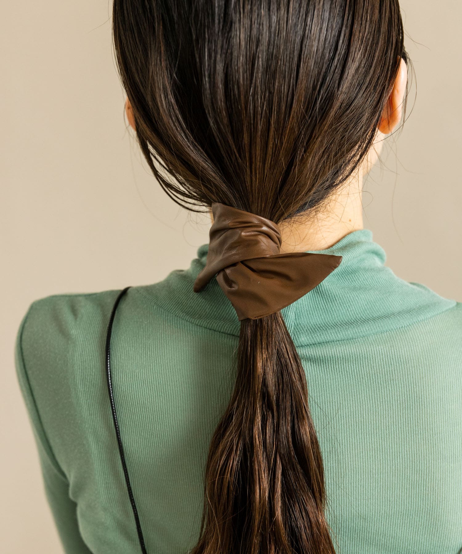 フェイクレザーグルグルヘアワイヤー BRN -