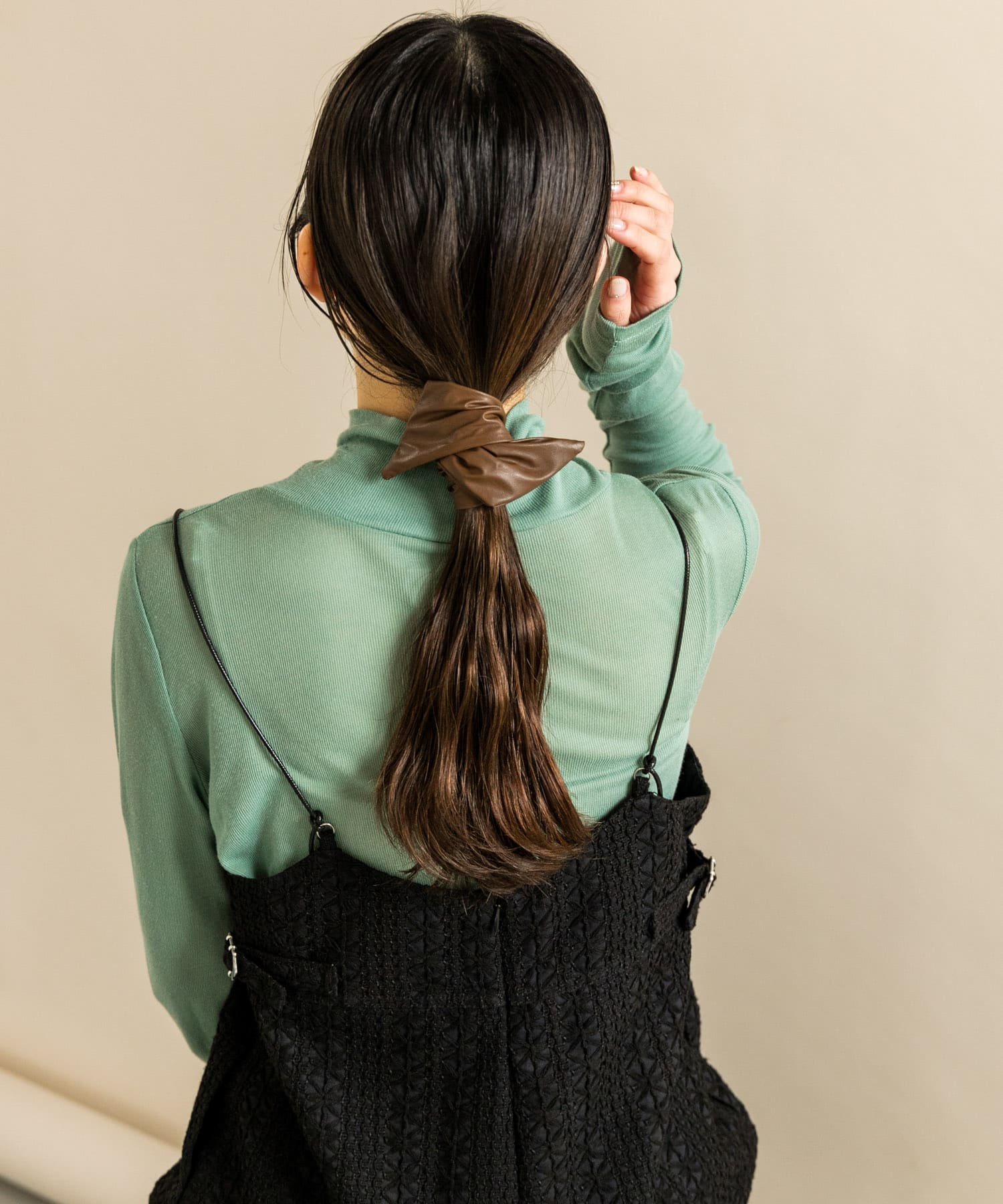 フェイクレザーグルグルヘアワイヤー BRN -