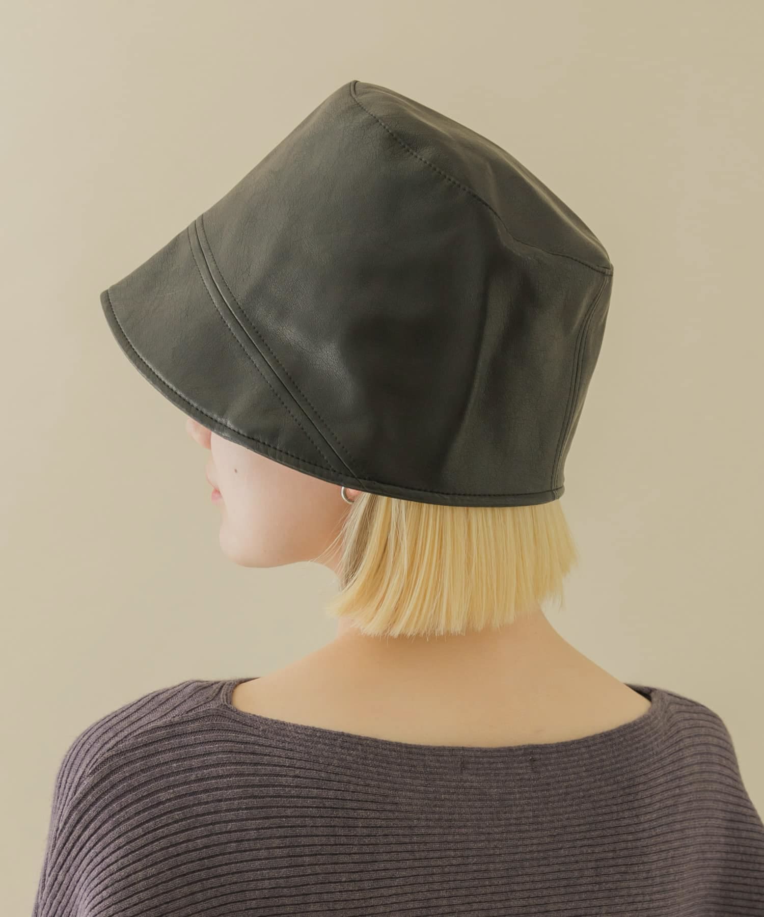 フロントラインフェイクレザーハット BLK -