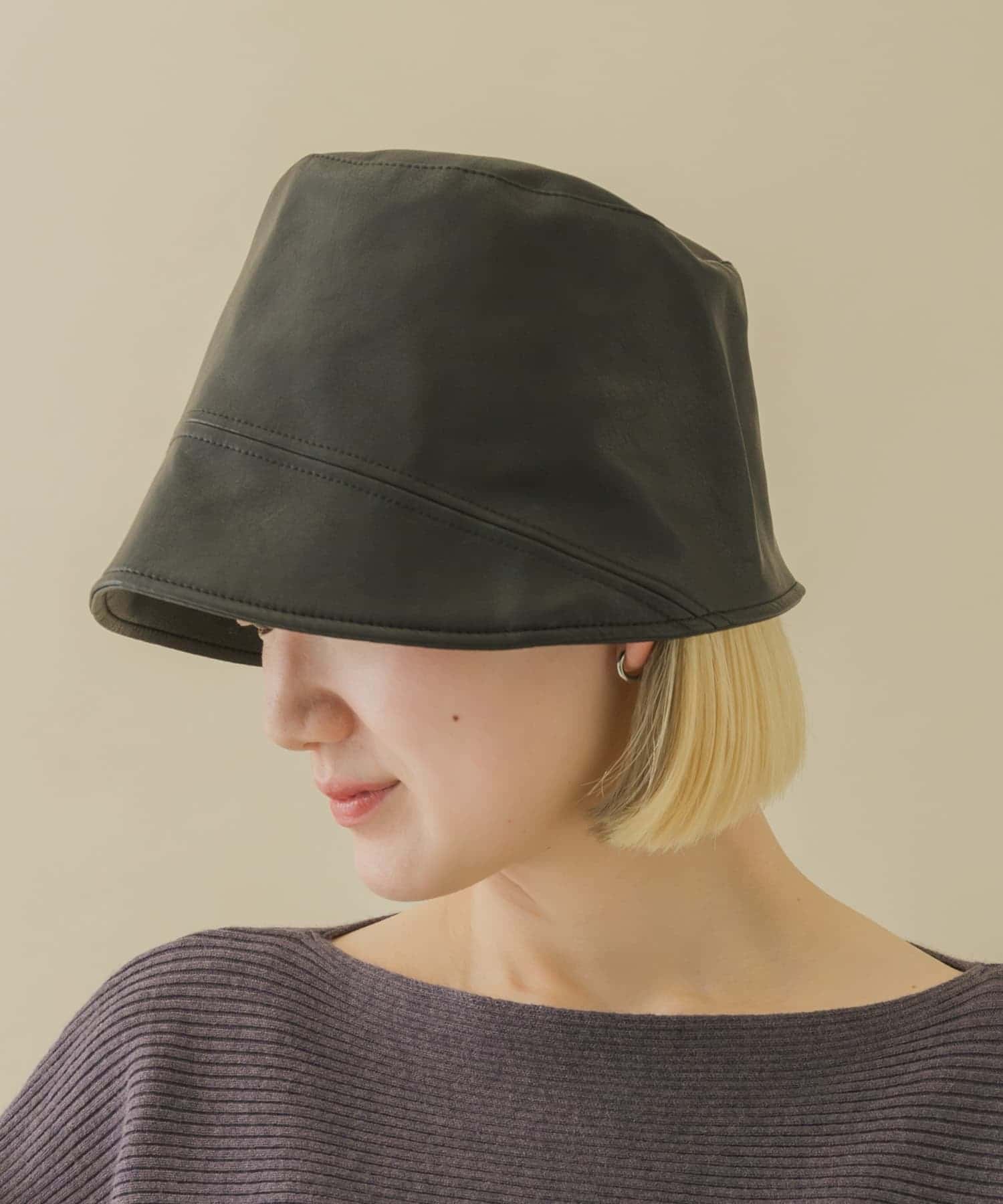 フロントラインフェイクレザーハット BLK -