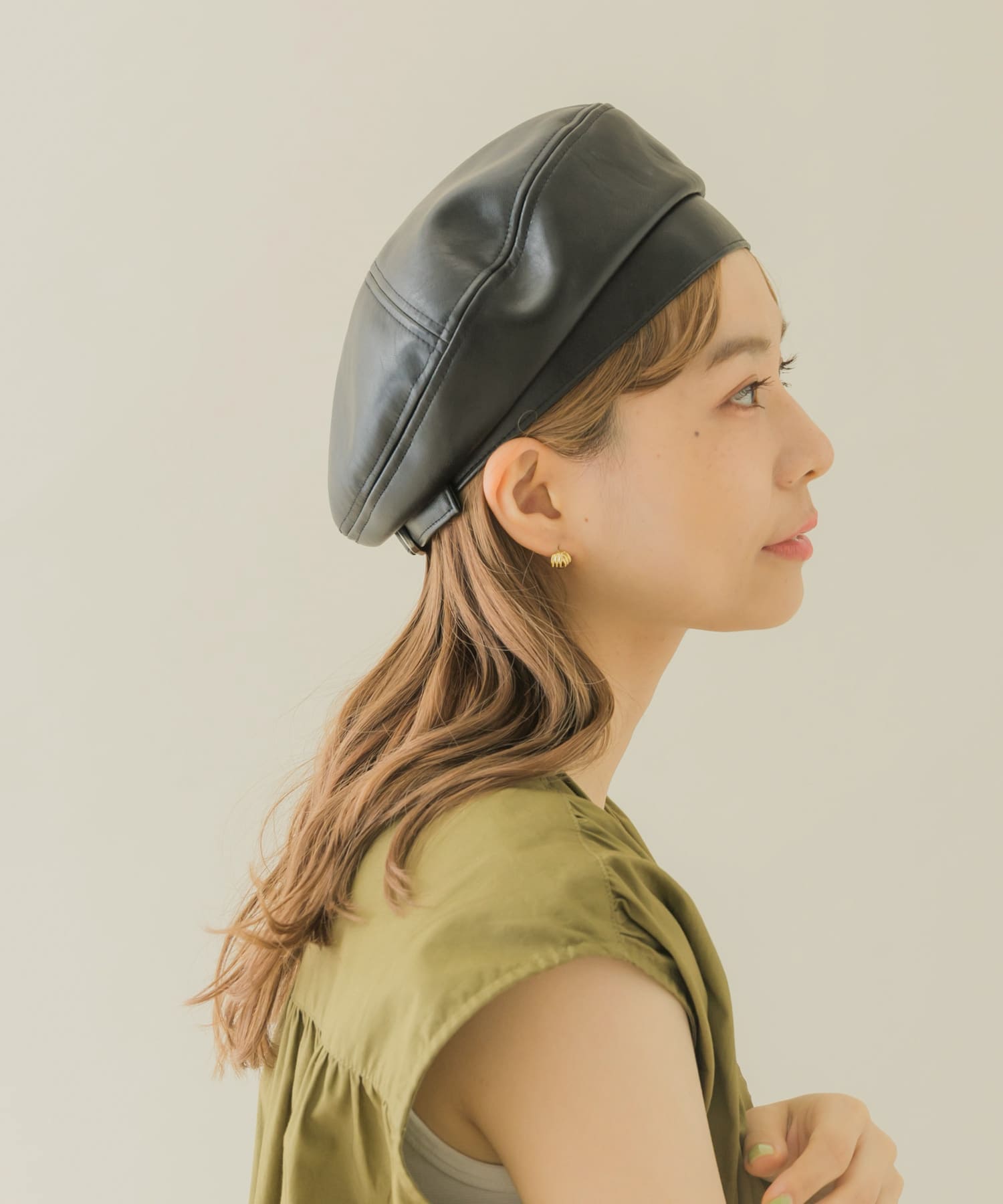 フェイクレザーバックルベレー BLK -