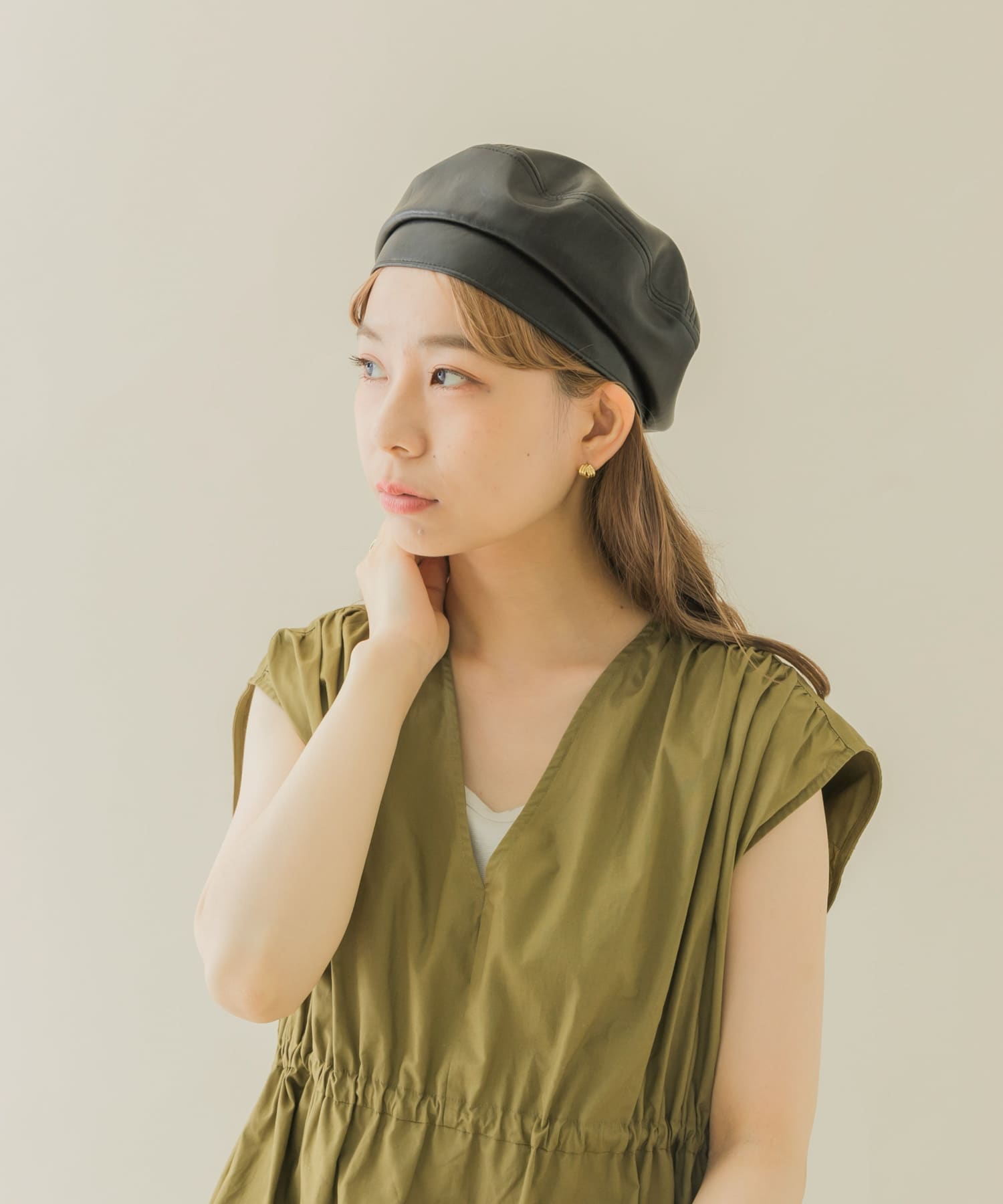 フェイクレザーバックルベレー BLK -