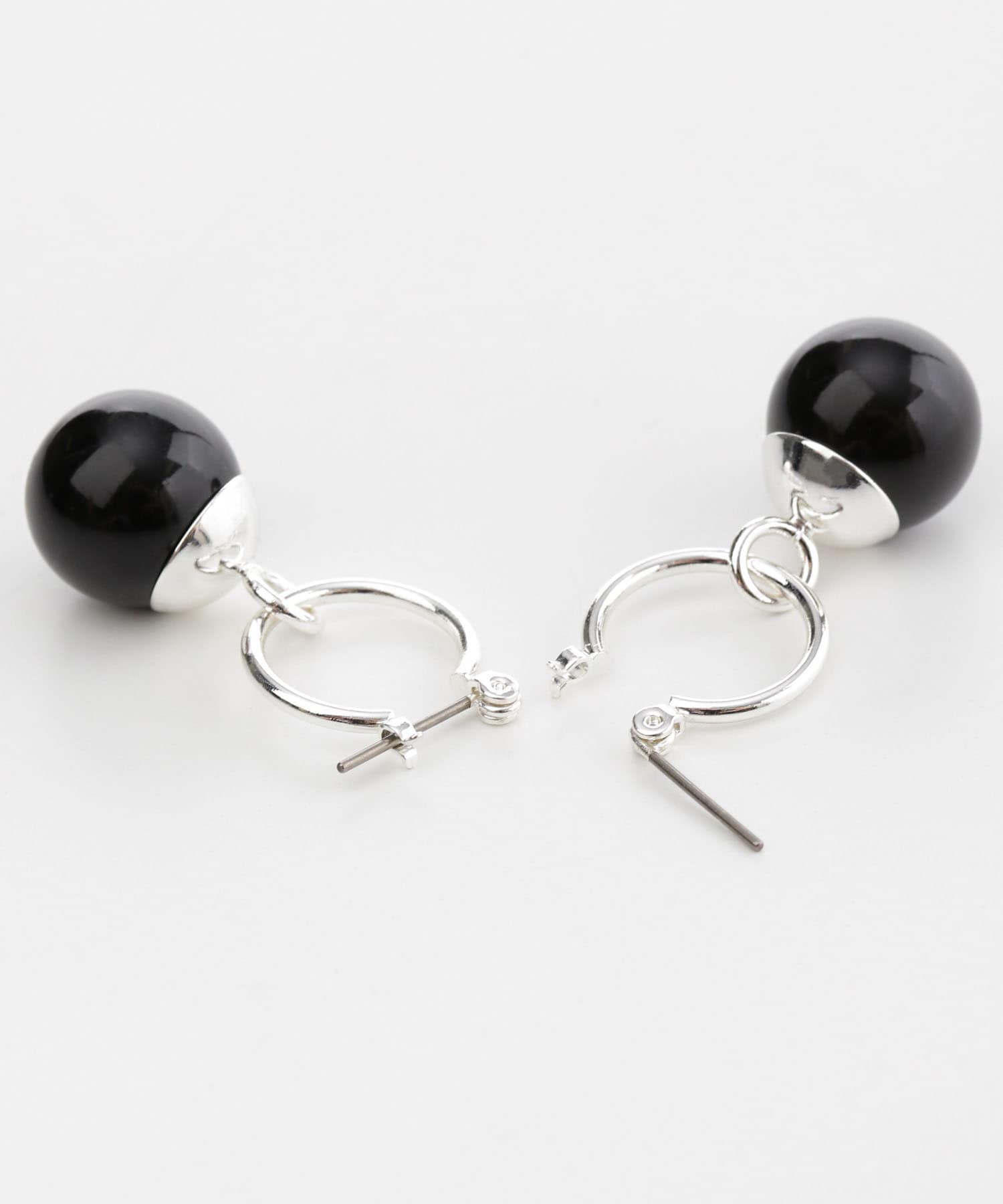 カラーボールドロップフープピアス SL/BK -