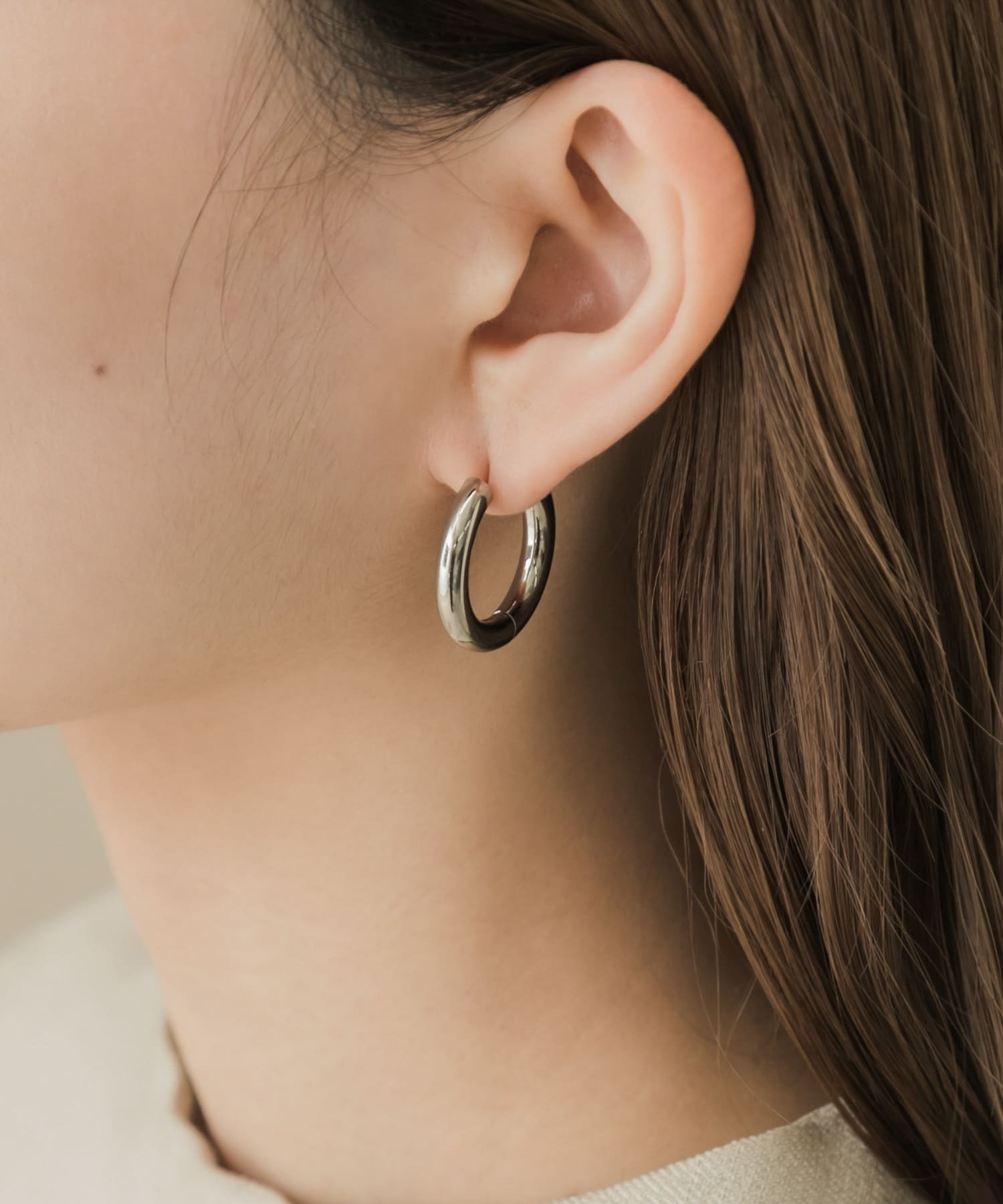 サージカルステンレスワイドフープピアス SLV -