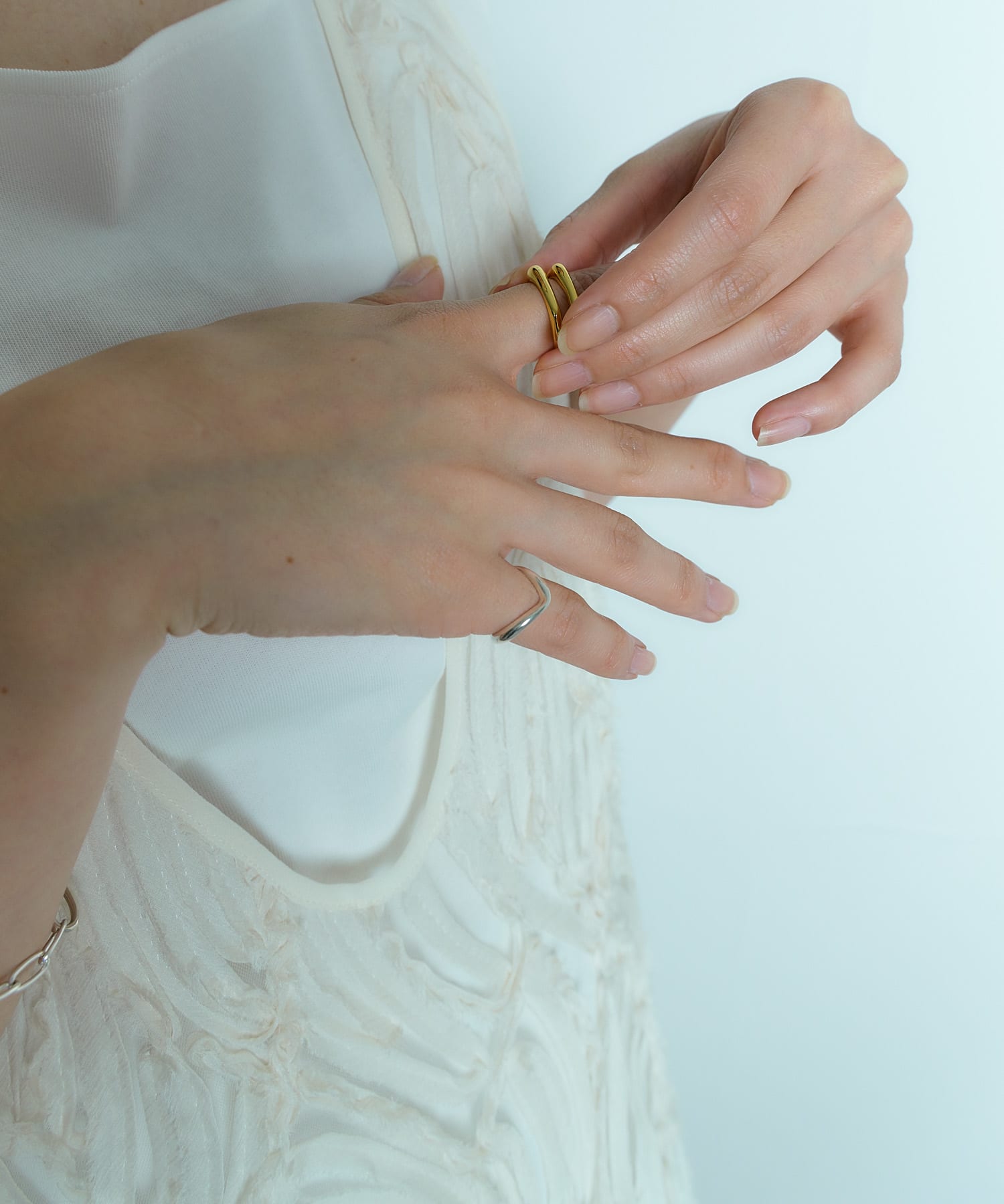 SMELLY so’　curved pinky ring SLV 3