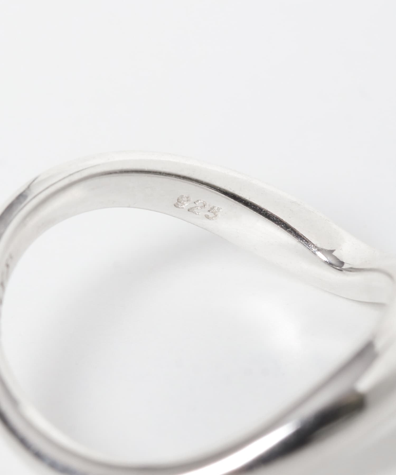 SMELLY so’　curved pinky ring SLV 3