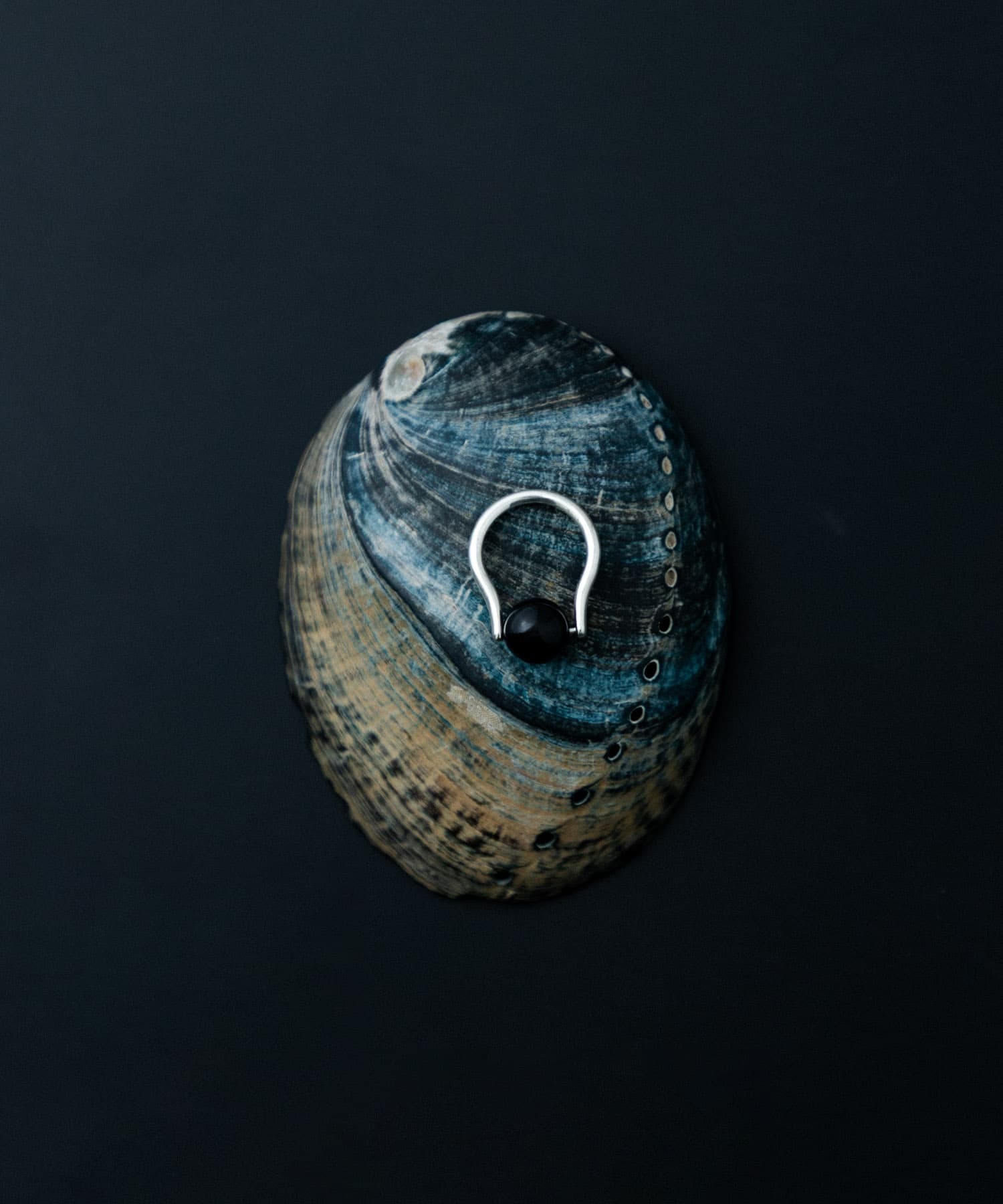 SMELLY so’　onyx sphere ring SL/BK 11