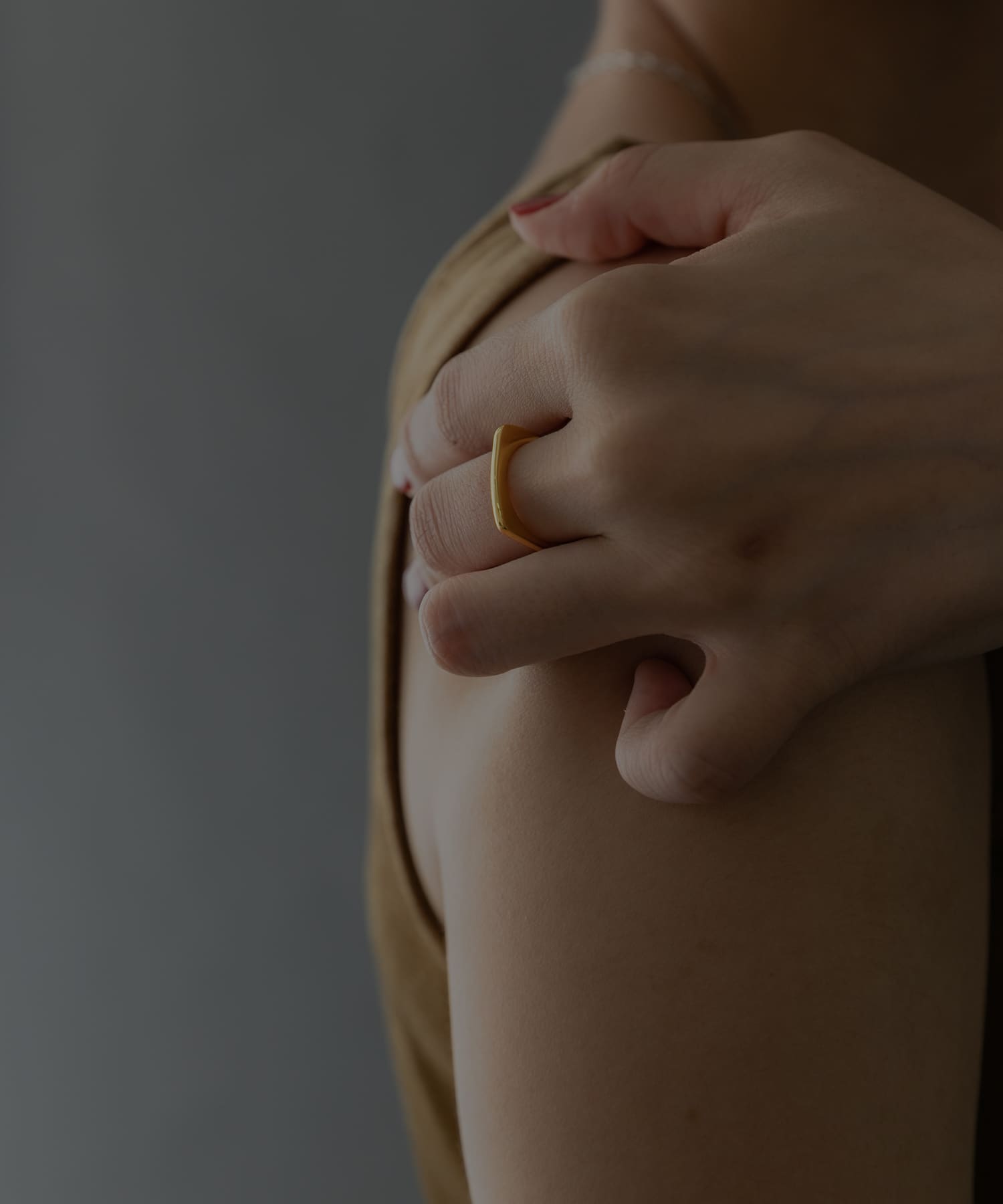 SMELLY so’　square thin ring GLD 11